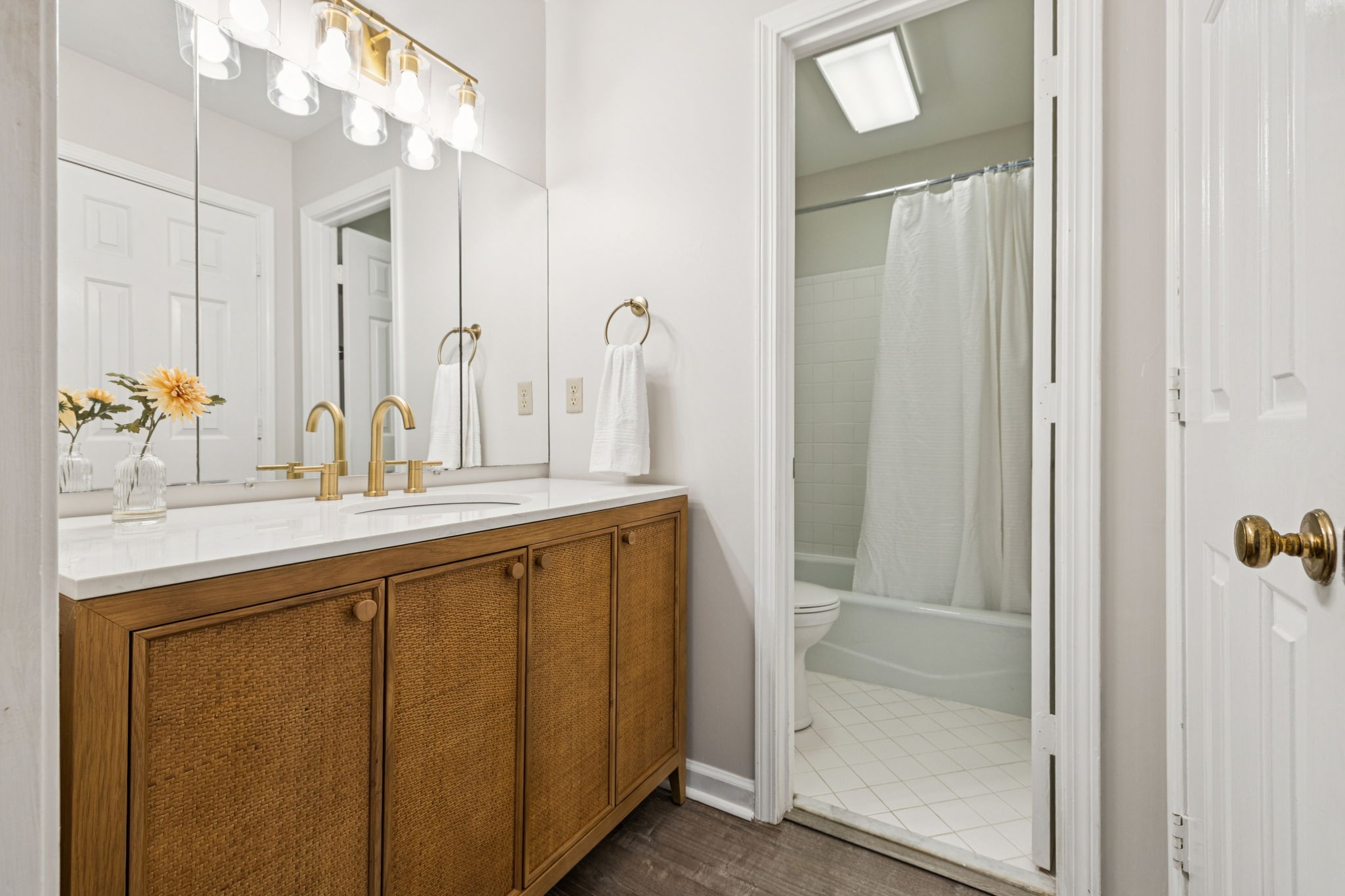 8300 Sawyer Brown Rd Unit: Apt H304