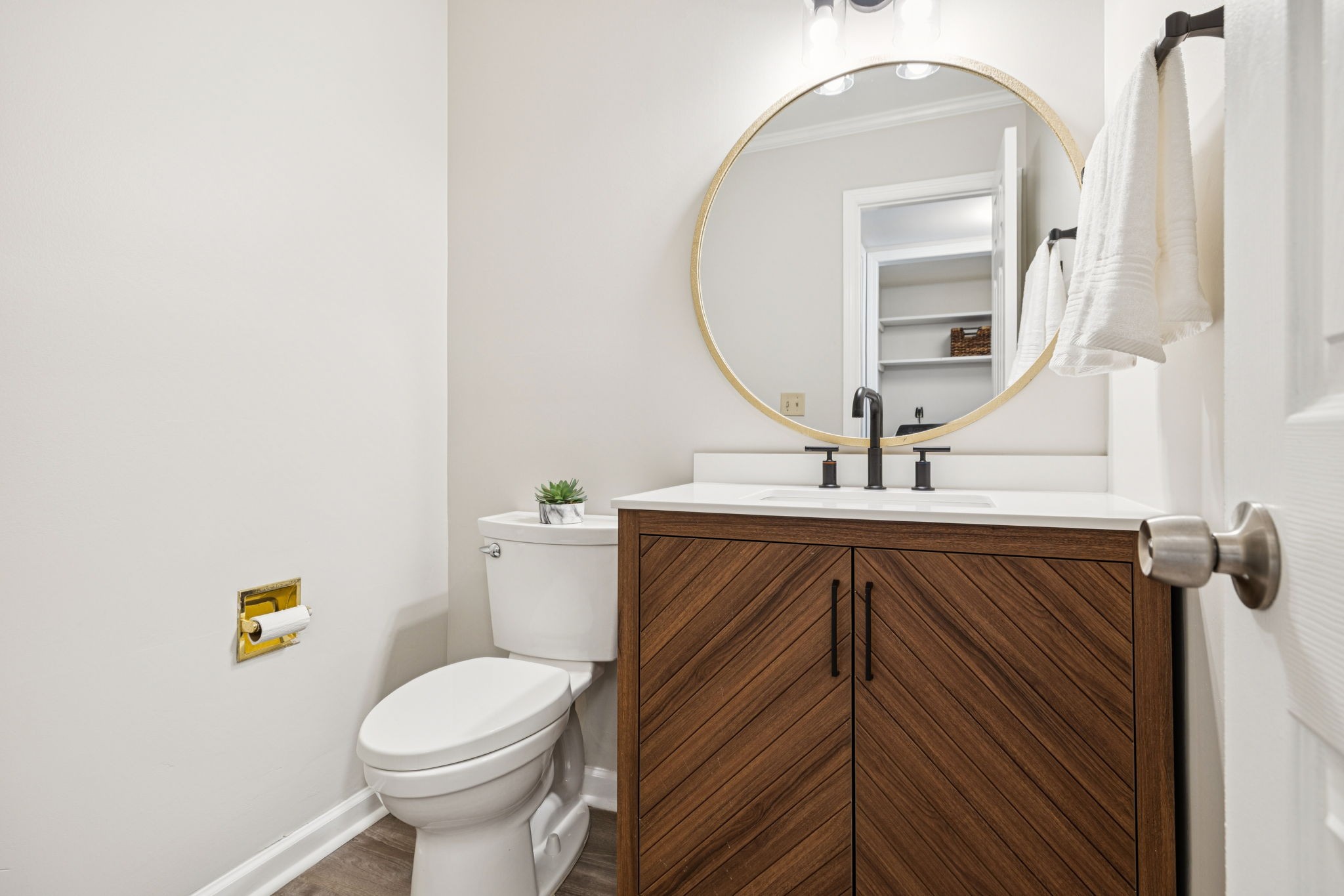 8300 Sawyer Brown Rd Unit: Apt H304