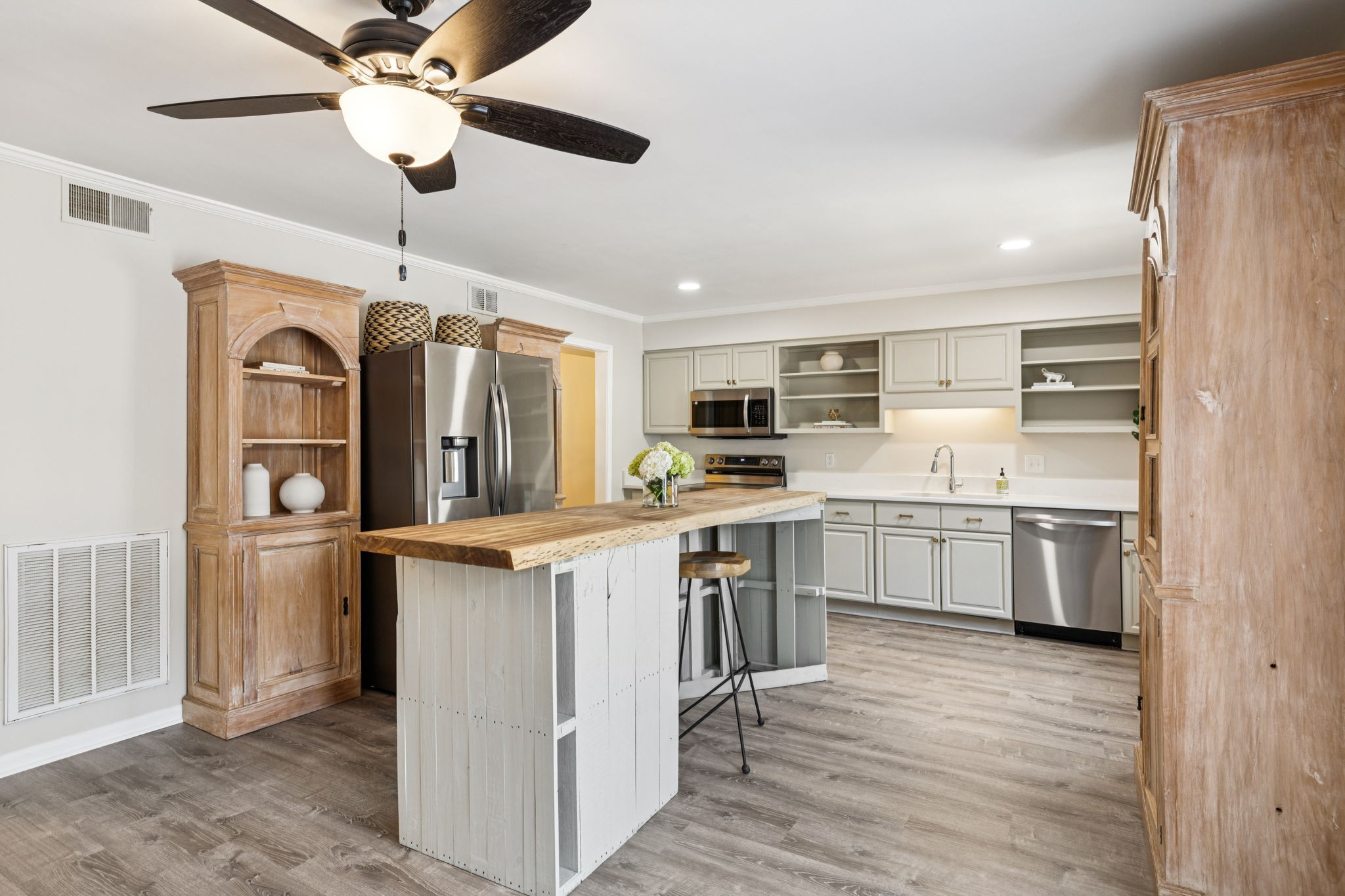 8300 Sawyer Brown Rd Unit: Apt H304