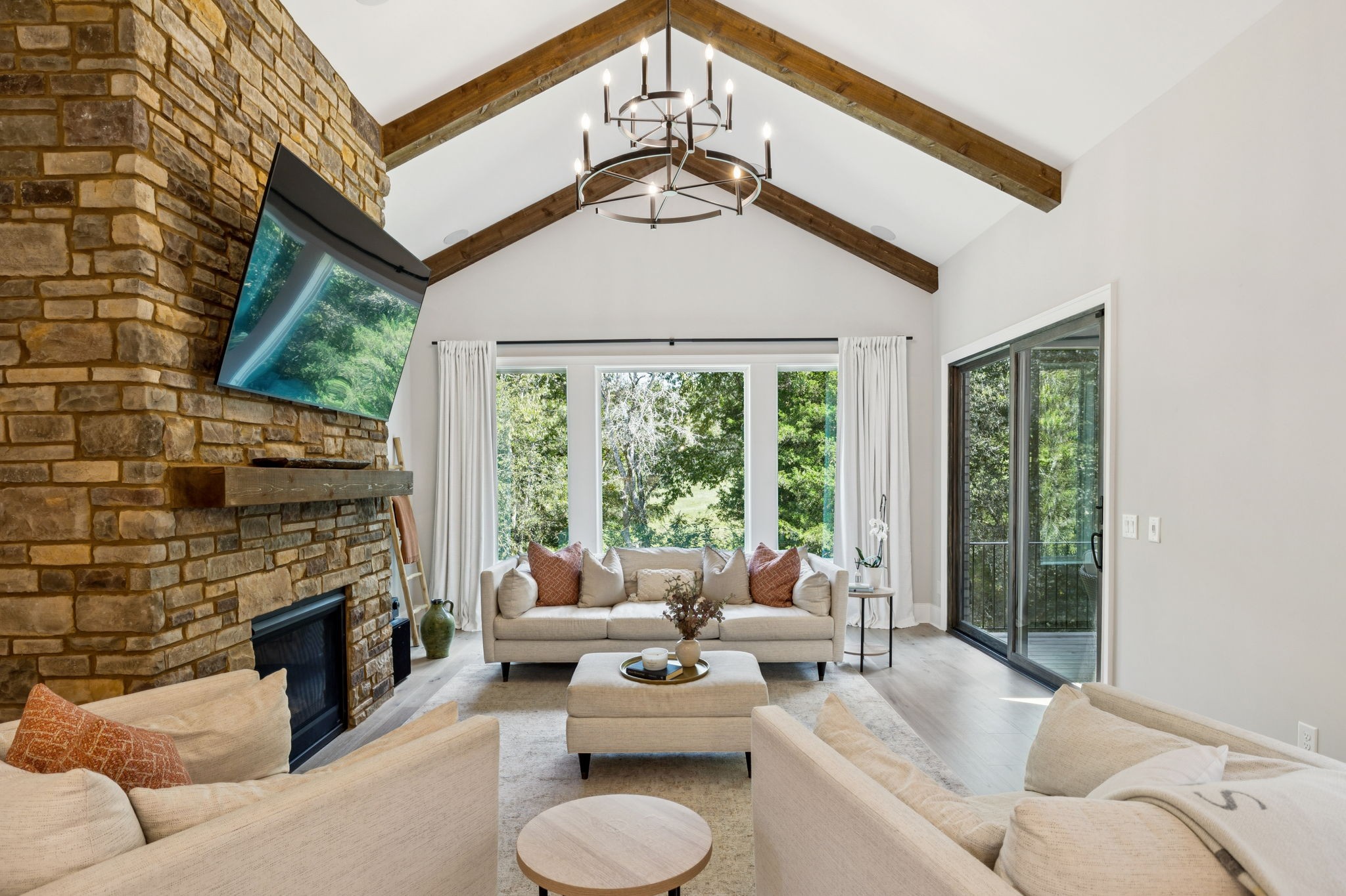 6822 Drumright Hills Ln