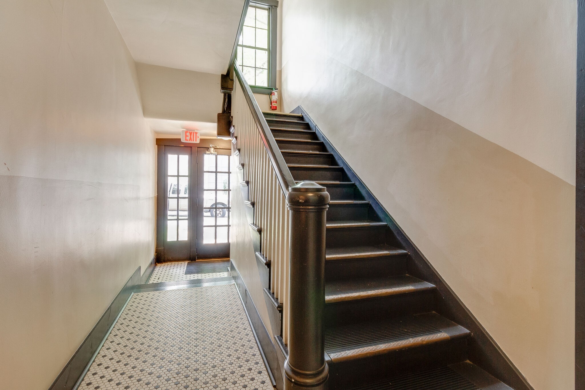 1711 18th Ave, S Unit: F2