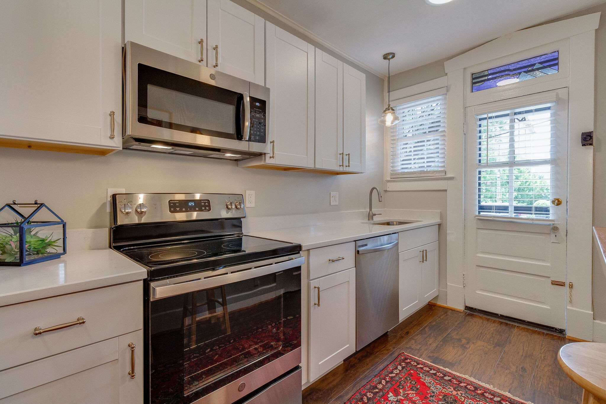 1711 18th Ave, S Unit: F2