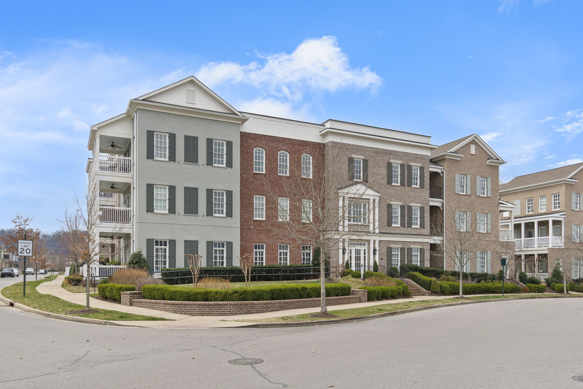 6030 Keats St Unit: 102