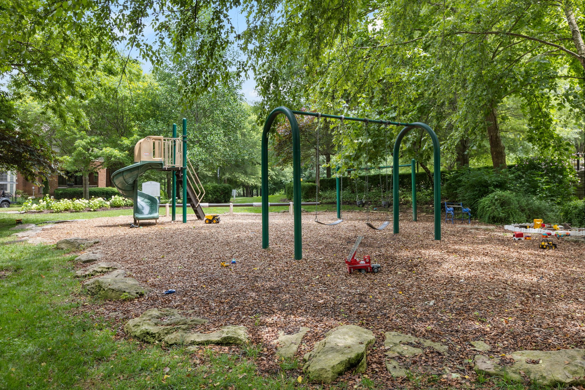 6030 Keats St Unit: 102