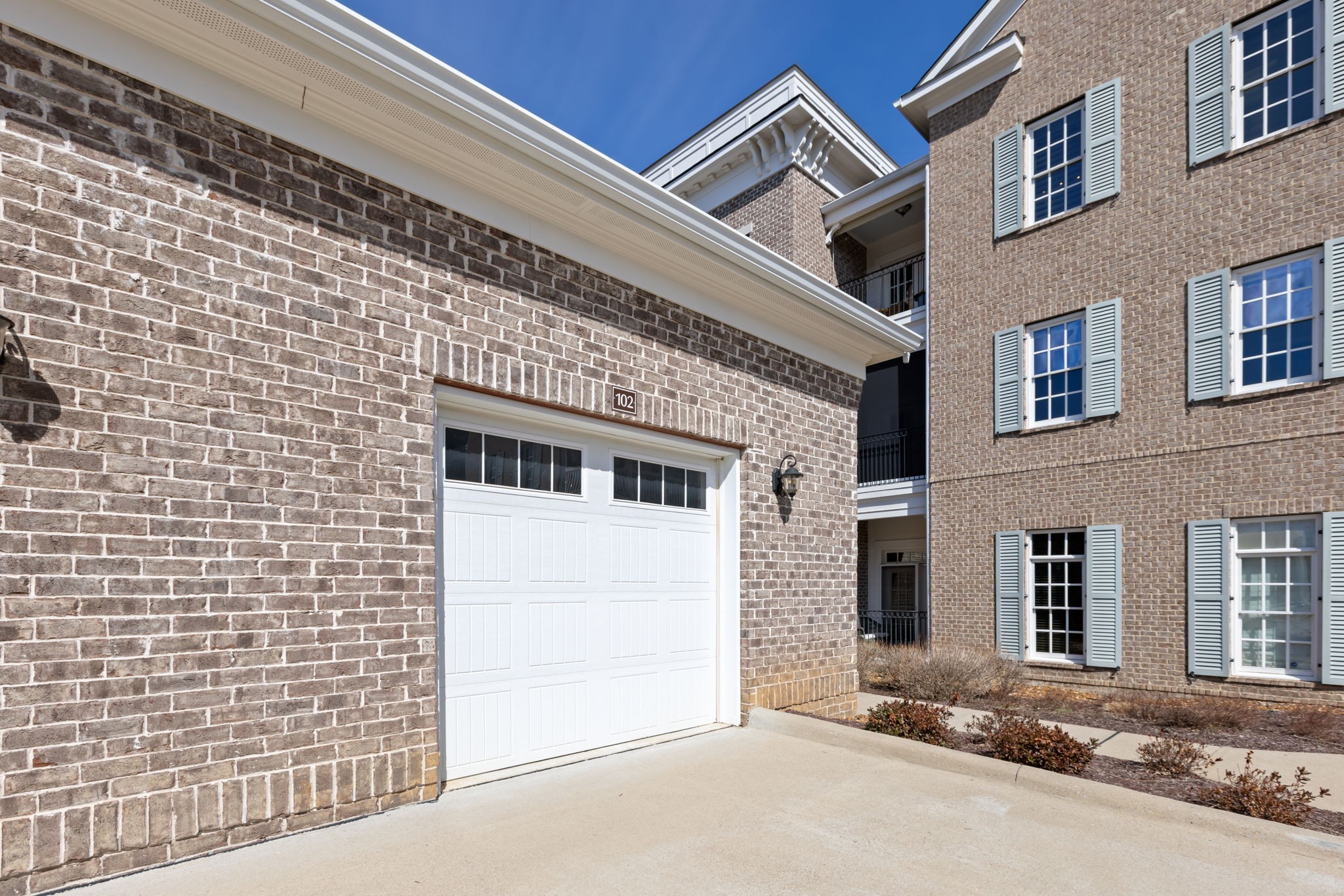 6030 Keats St Unit: 102