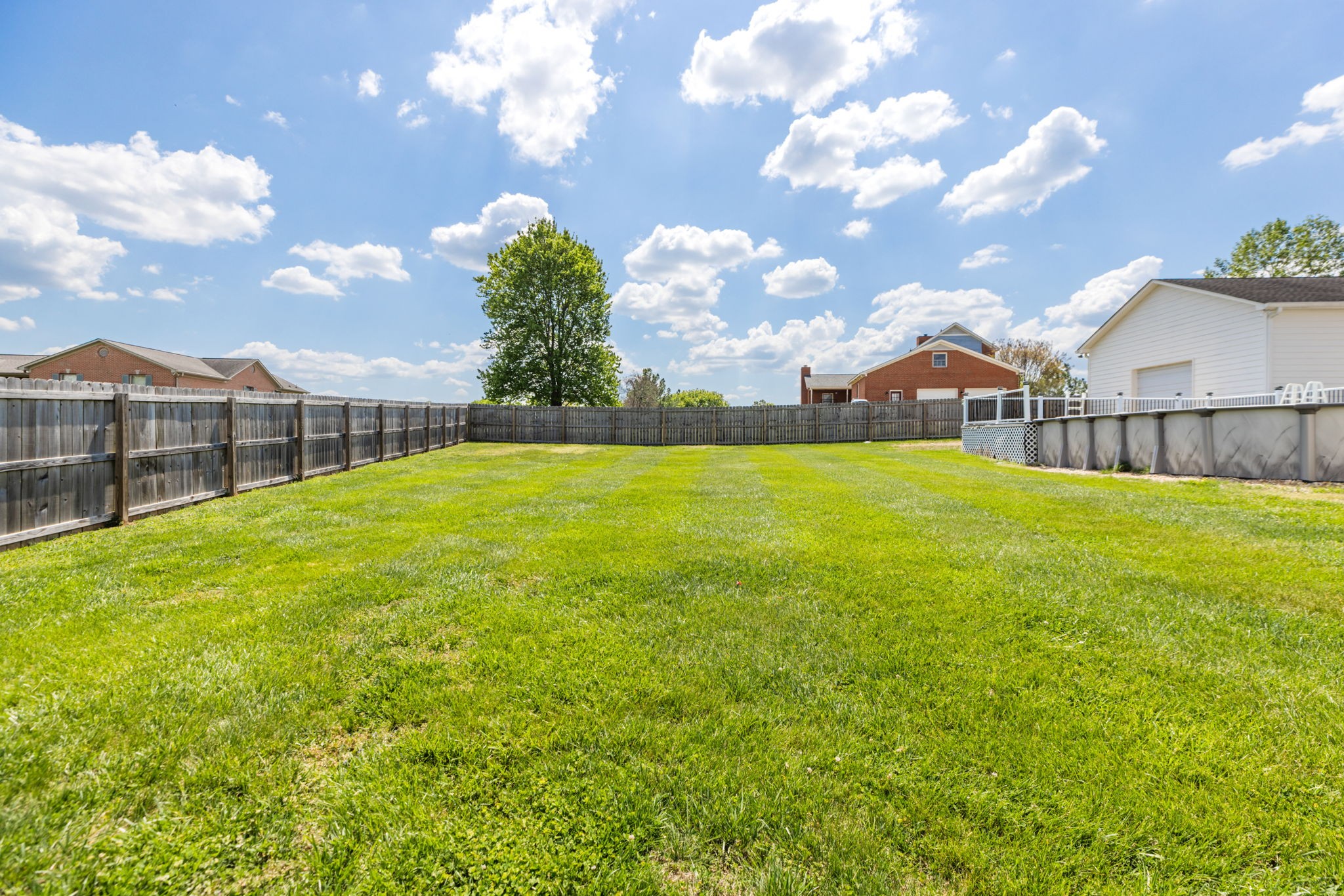 1633 Hayes Denton Rd