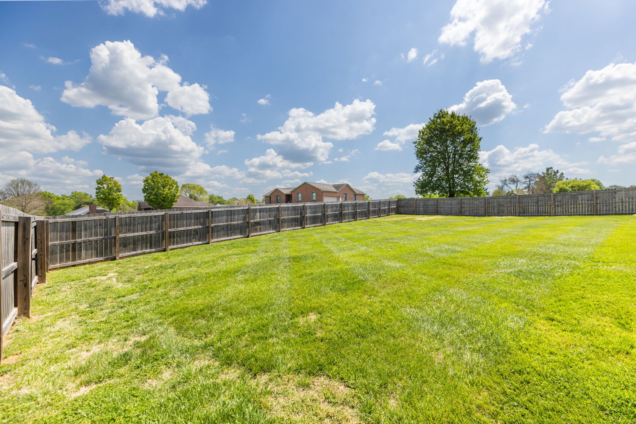 1633 Hayes Denton Rd