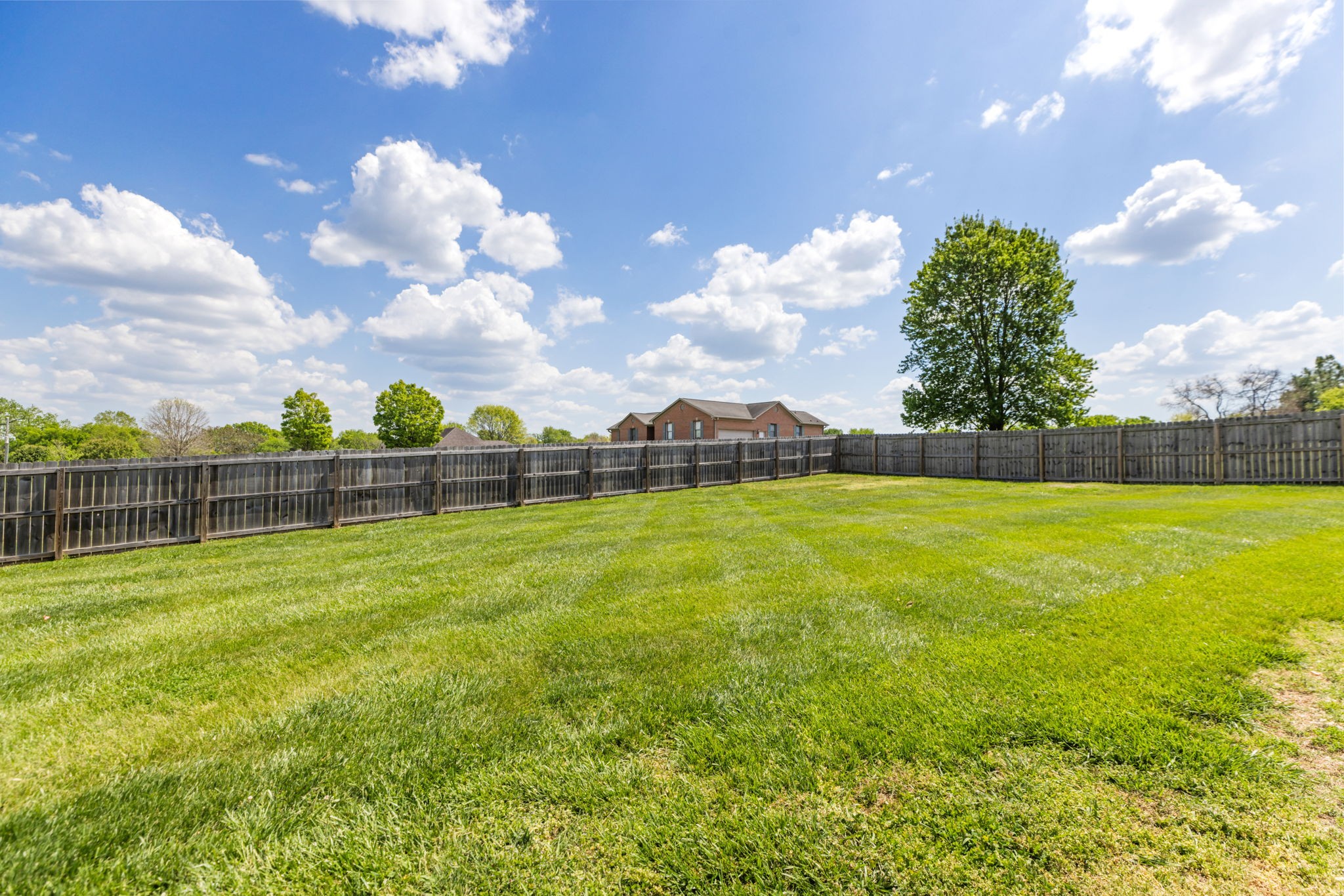 1633 Hayes Denton Rd