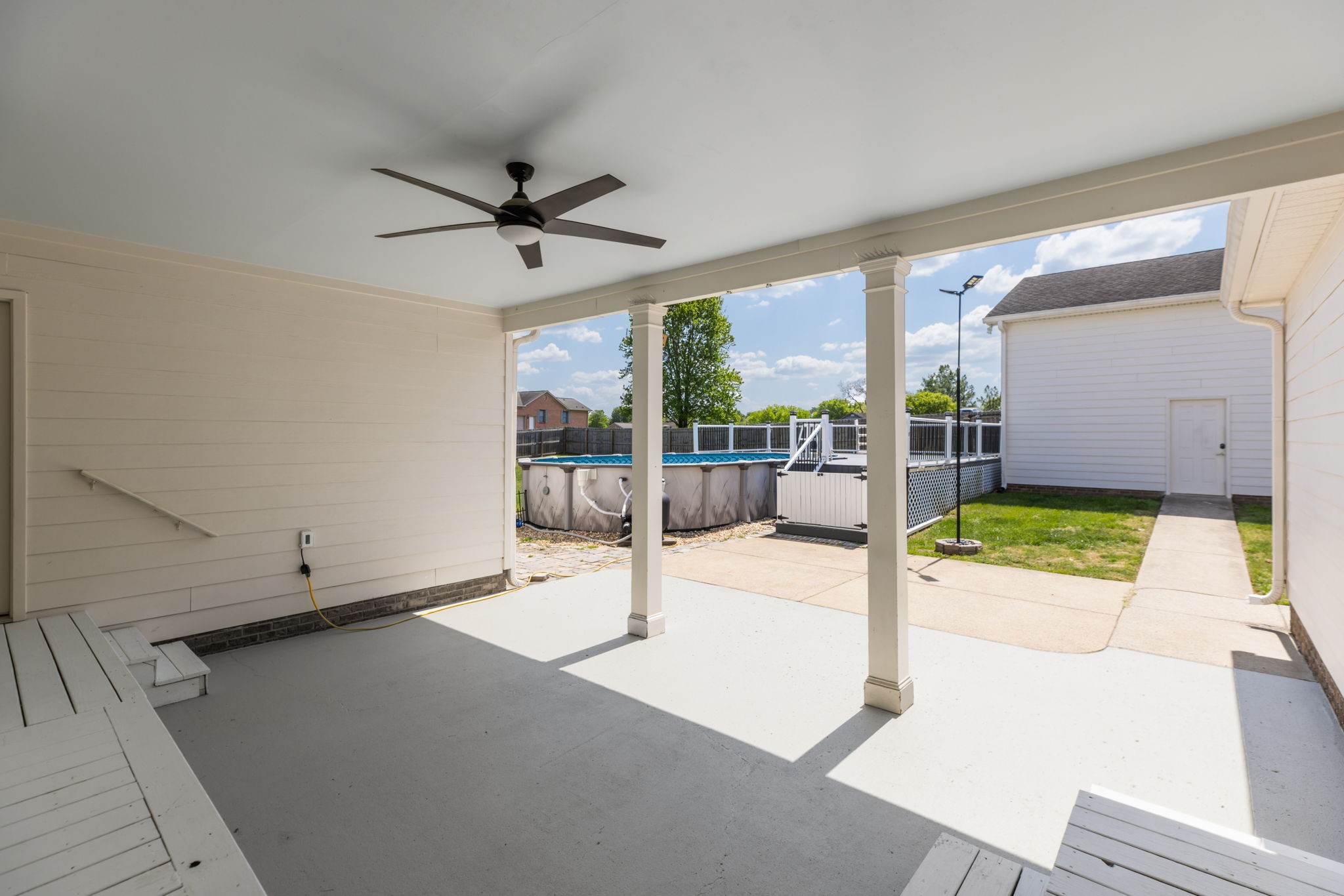 1633 Hayes Denton Rd