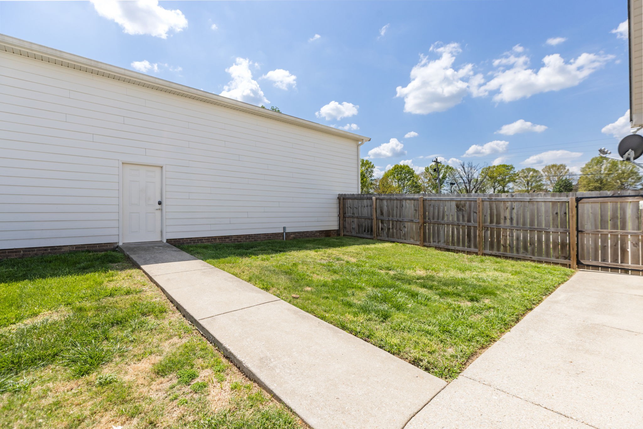 1633 Hayes Denton Rd