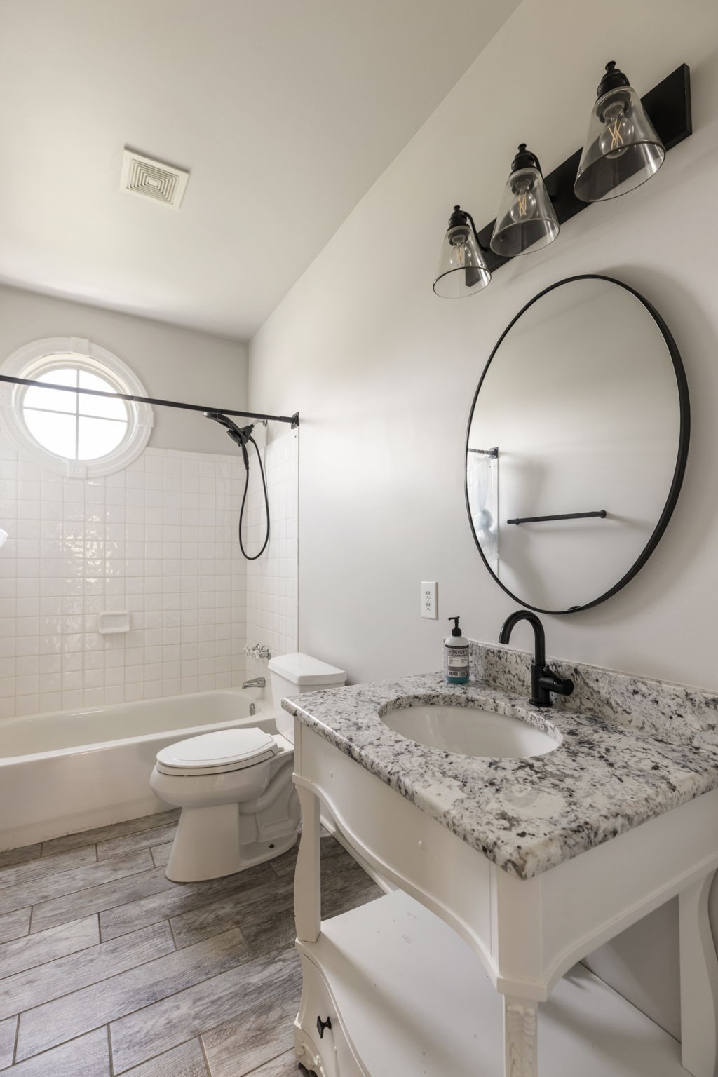 1633 Hayes Denton Rd