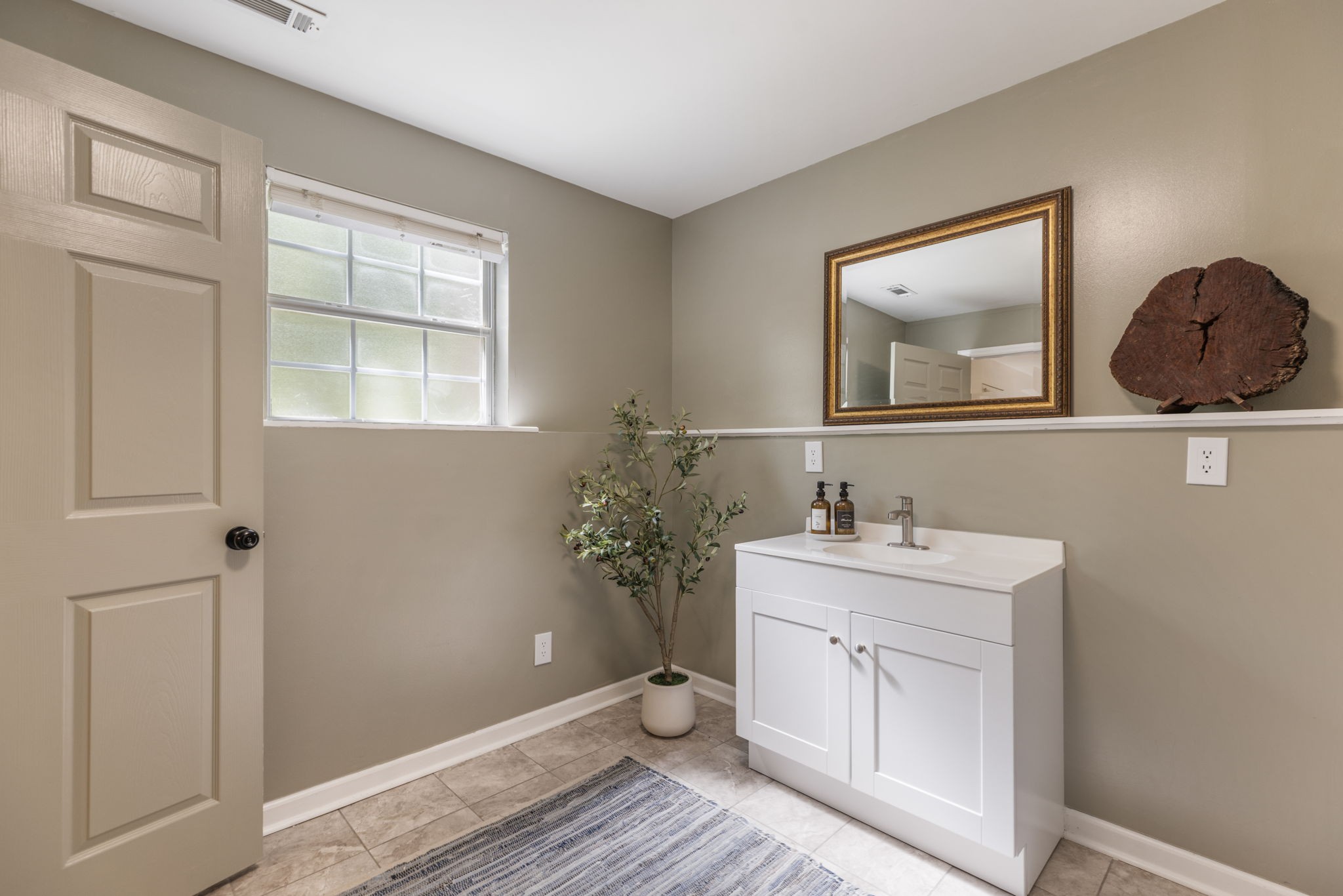 480 Huntington Ridge Dr