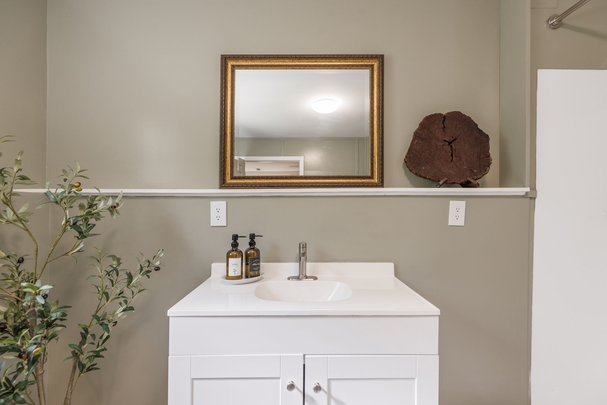 480 Huntington Ridge Dr