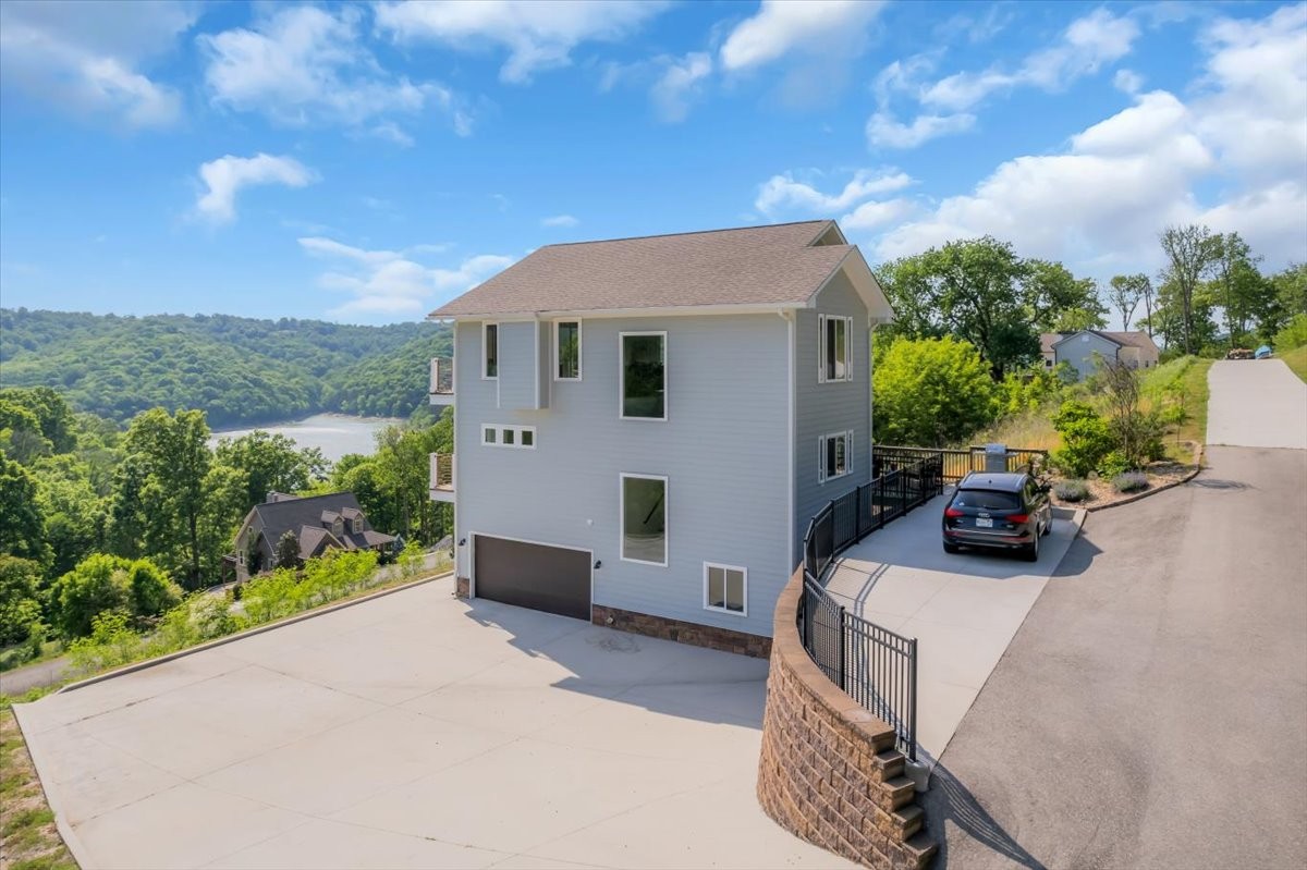 132 Highbridge Dr