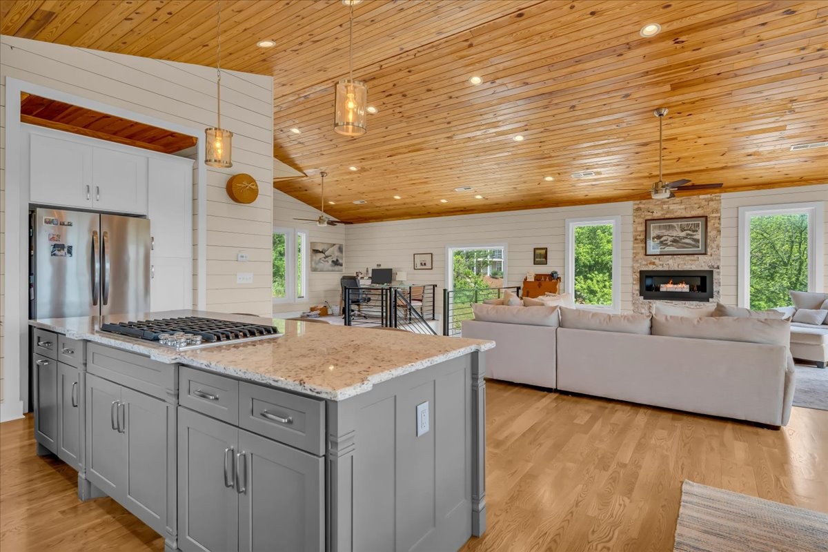 132 Highbridge Dr