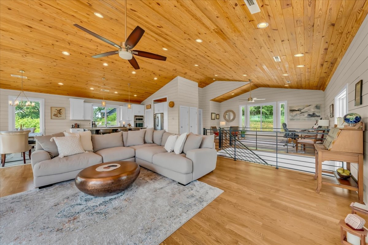 132 Highbridge Dr