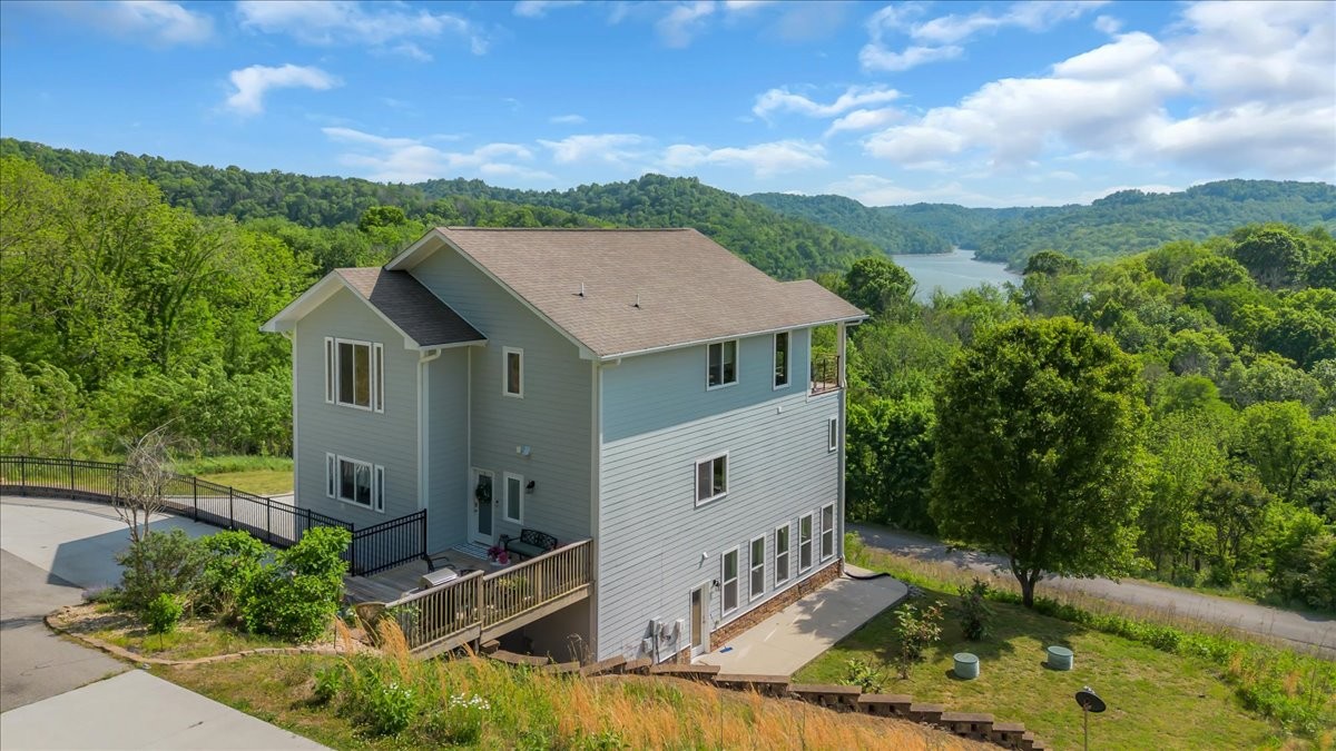 132 Highbridge Dr