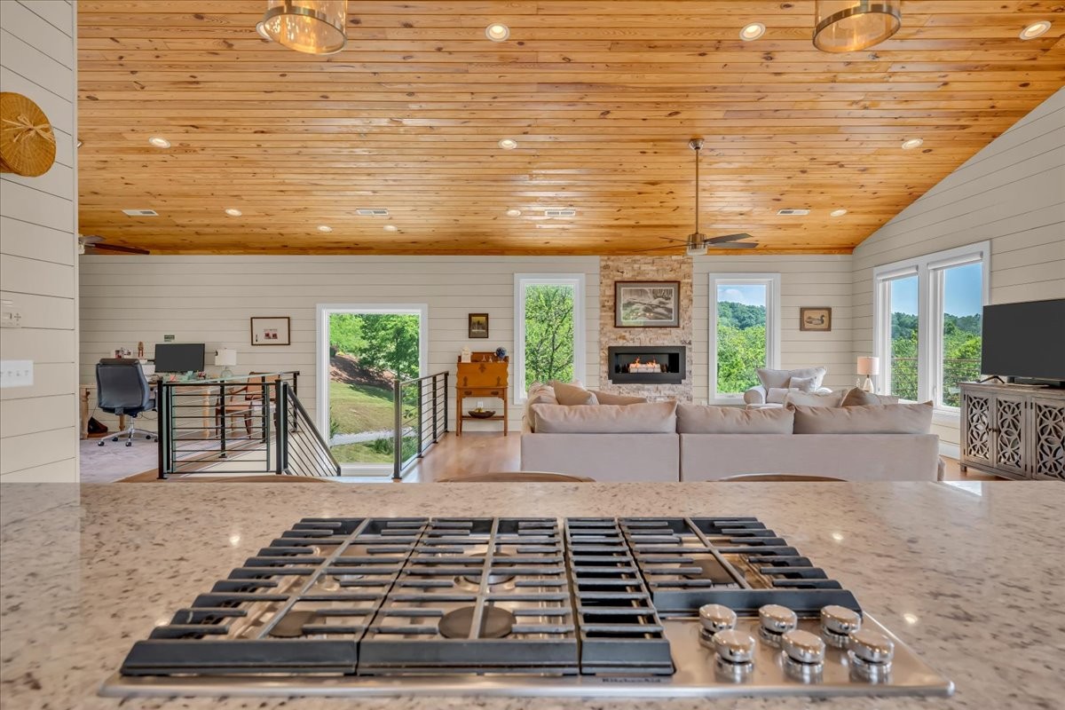 132 Highbridge Dr