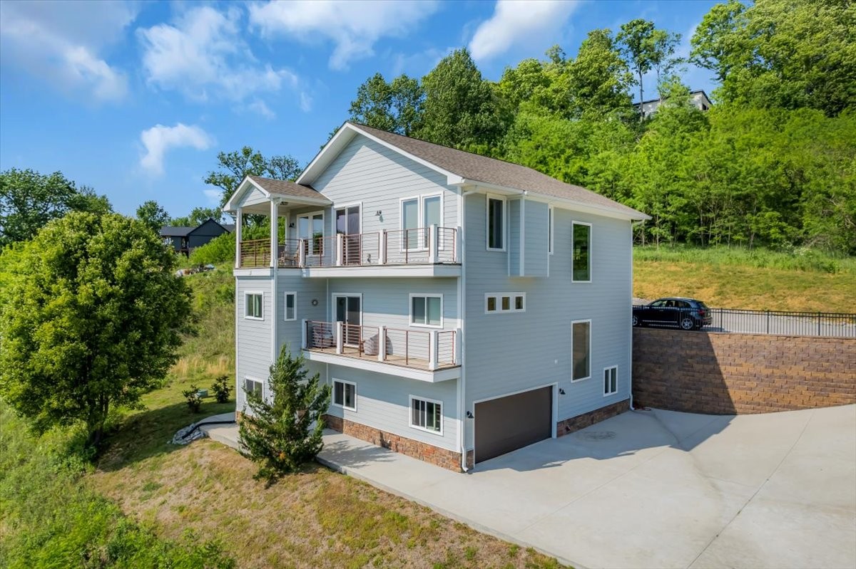 132 Highbridge Dr