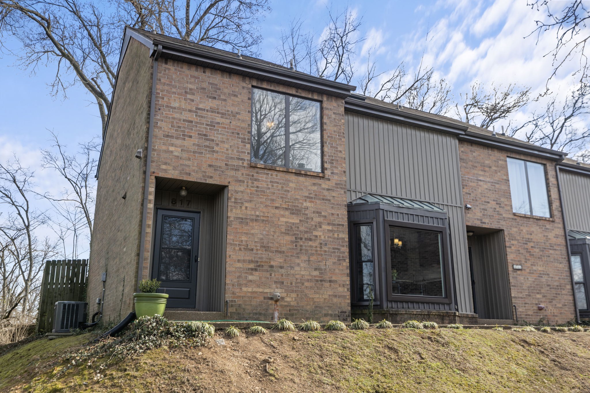 817 Battlefield Dr