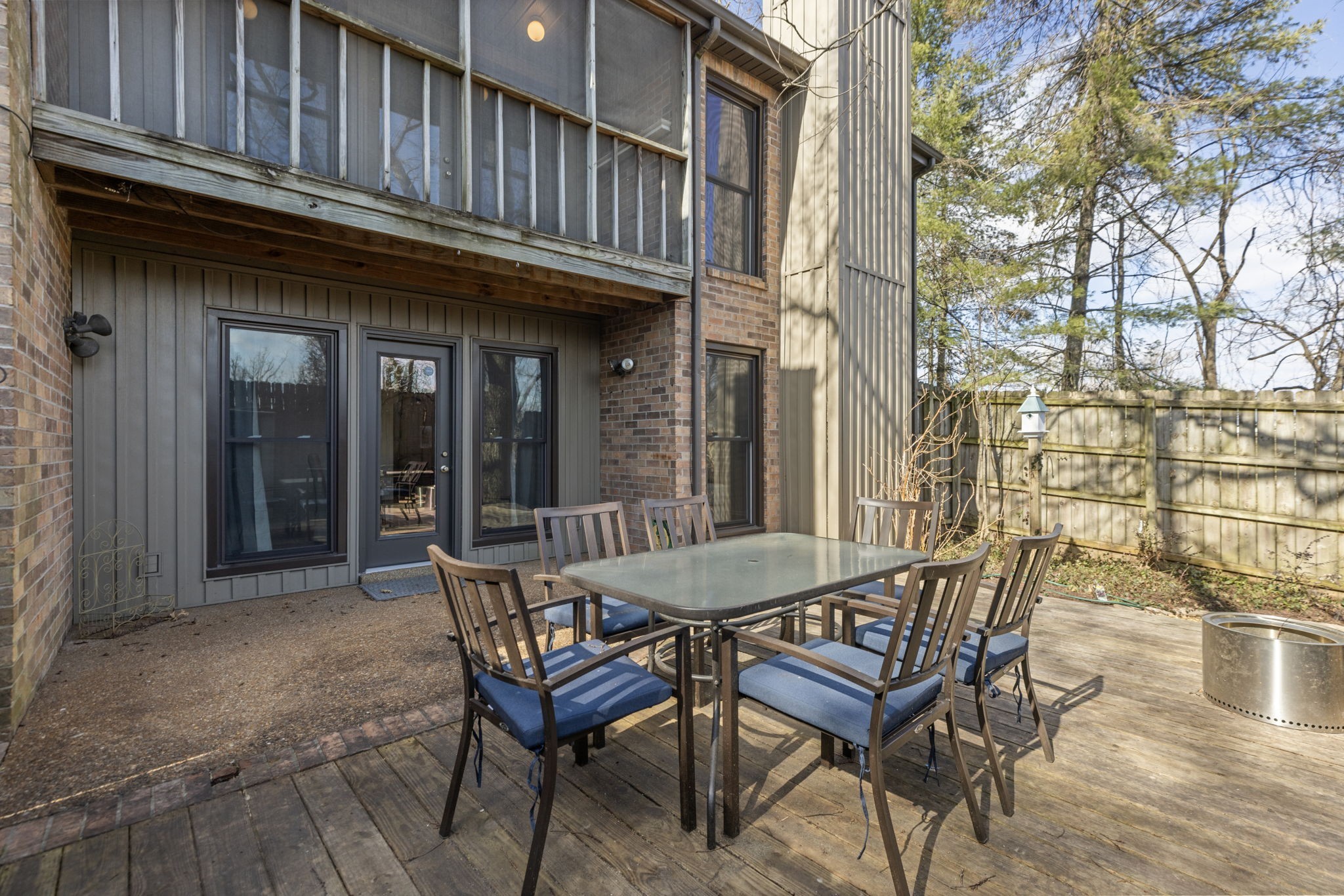 817 Battlefield Dr