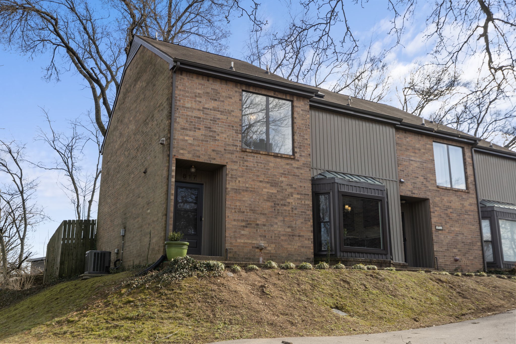 817 Battlefield Dr