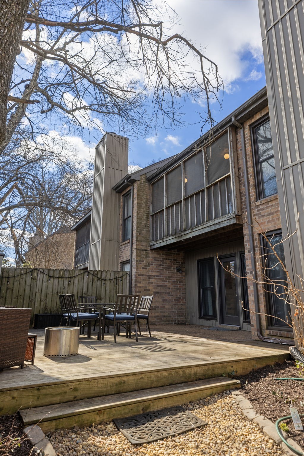 817 Battlefield Dr