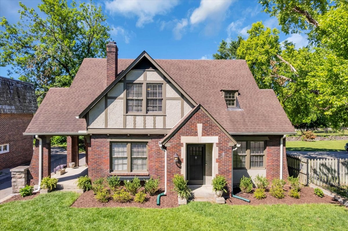 115 Cherokee Rd