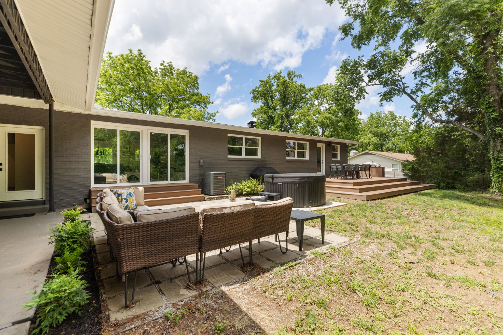 3008 Windemere Cir