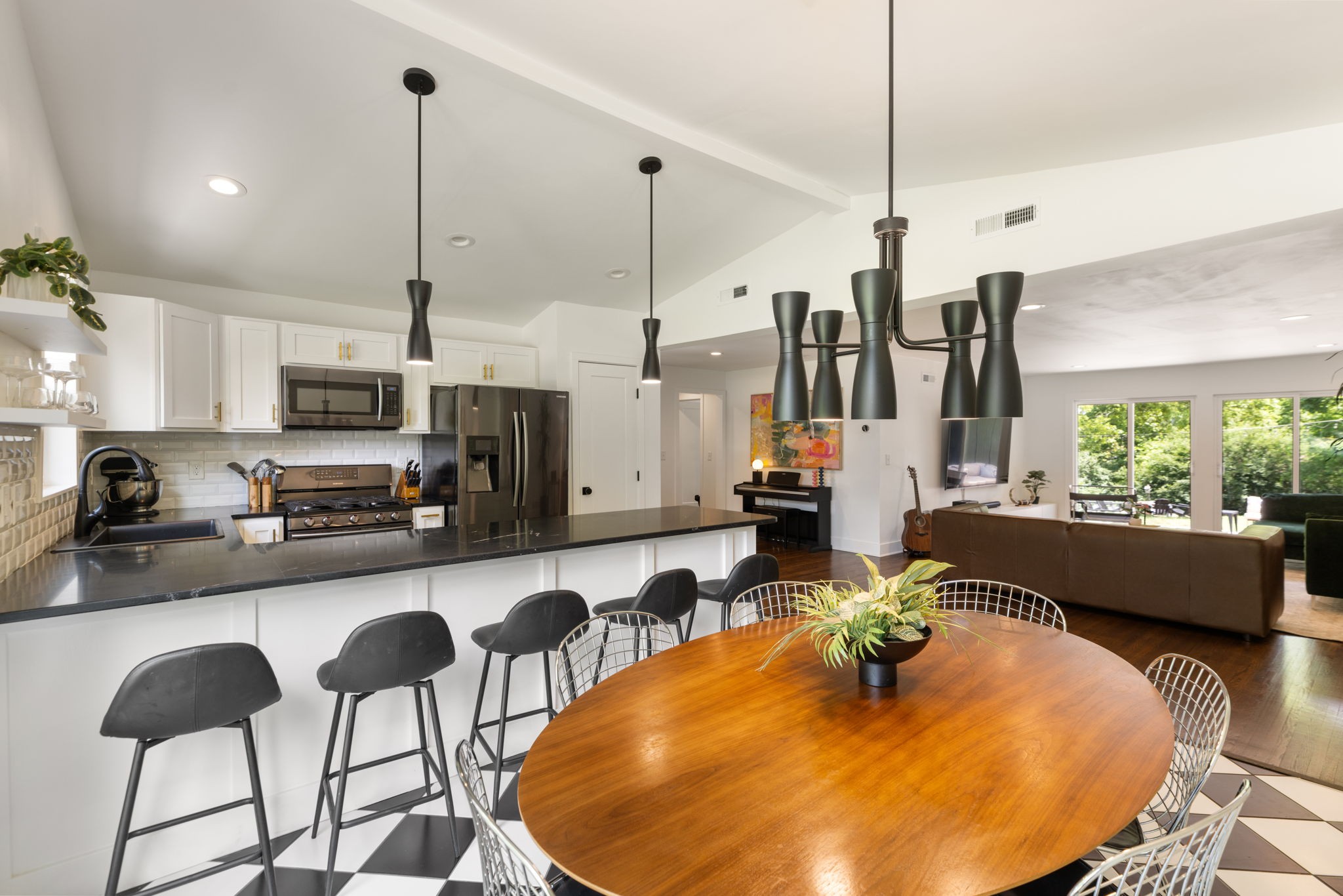 3008 Windemere Cir