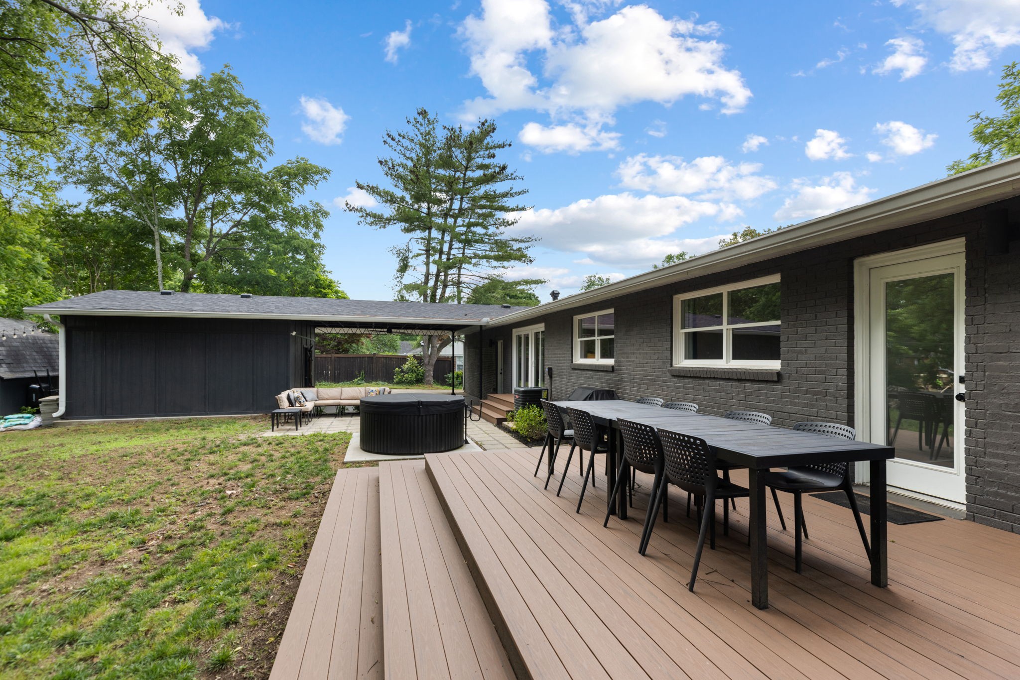 3008 Windemere Cir