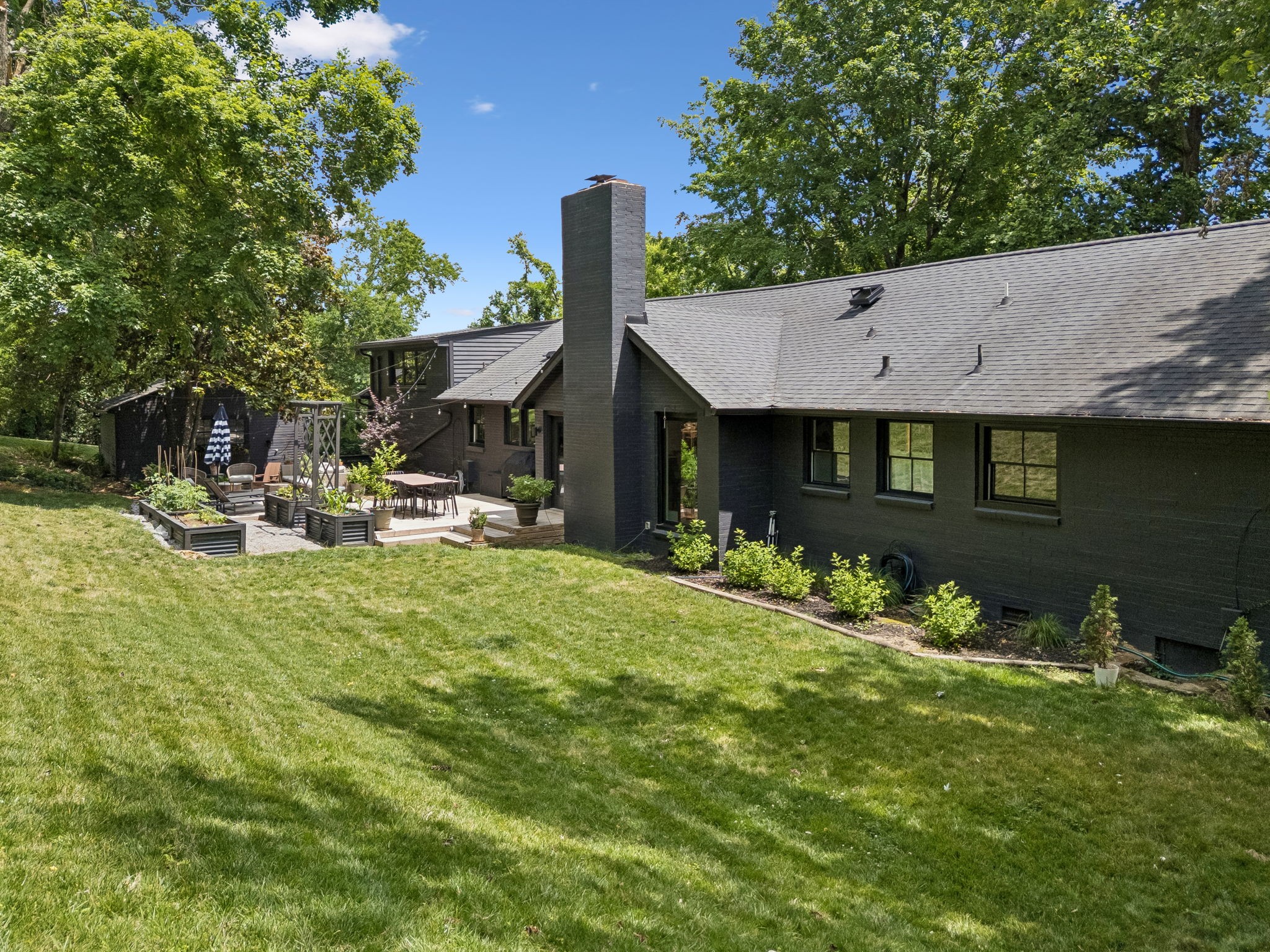 4633 Tara Dr