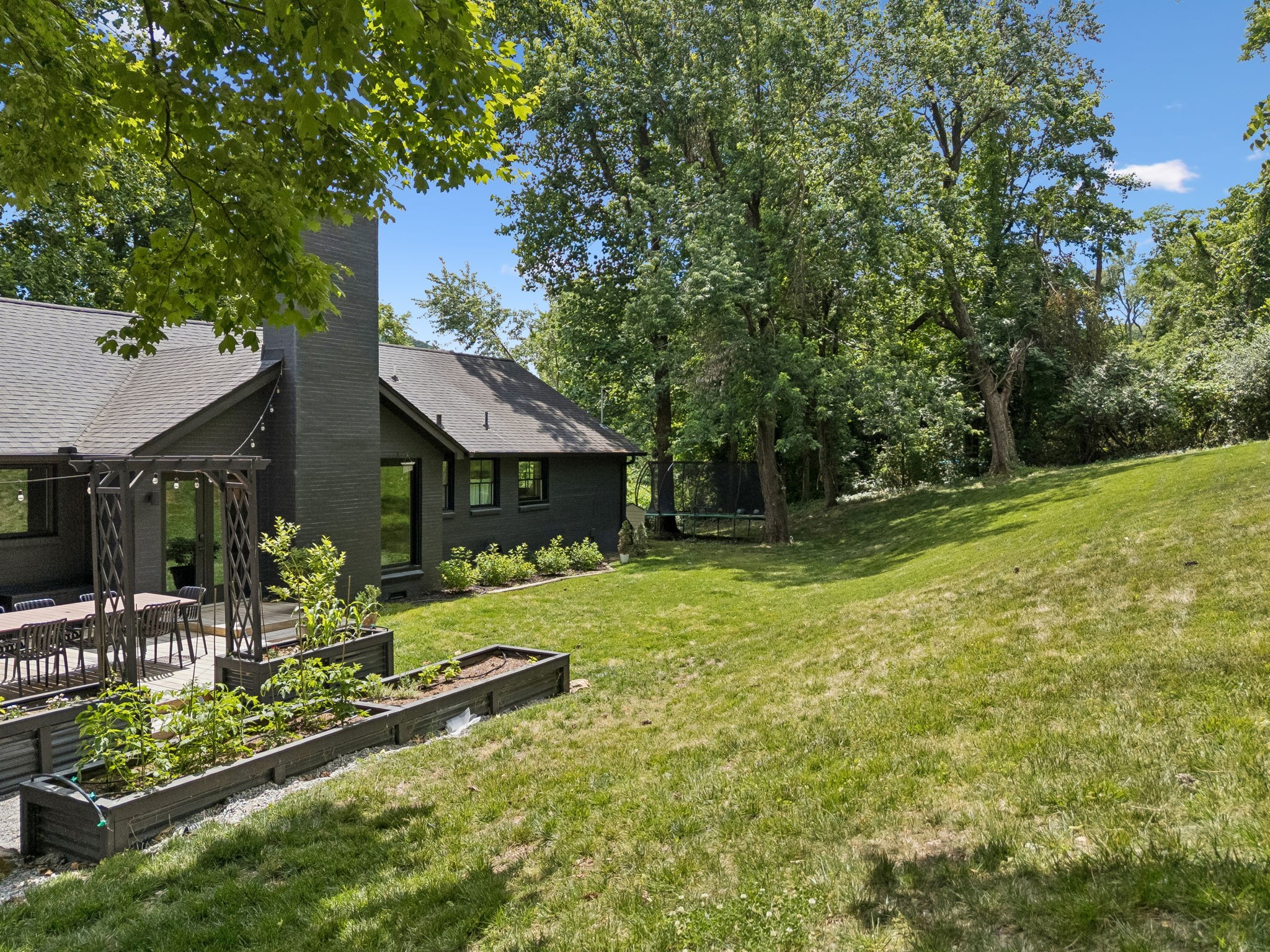 4633 Tara Dr