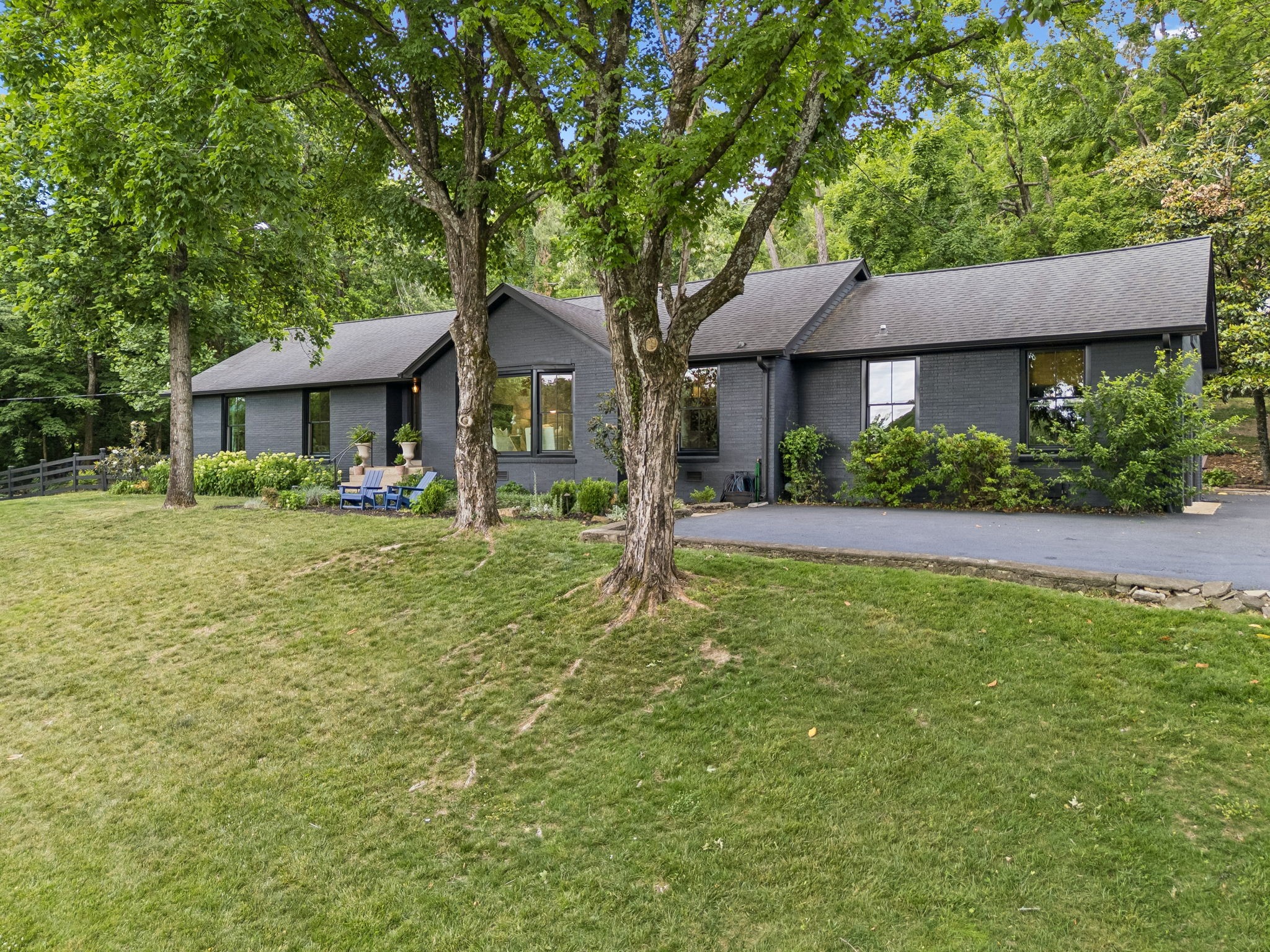 4633 Tara Dr