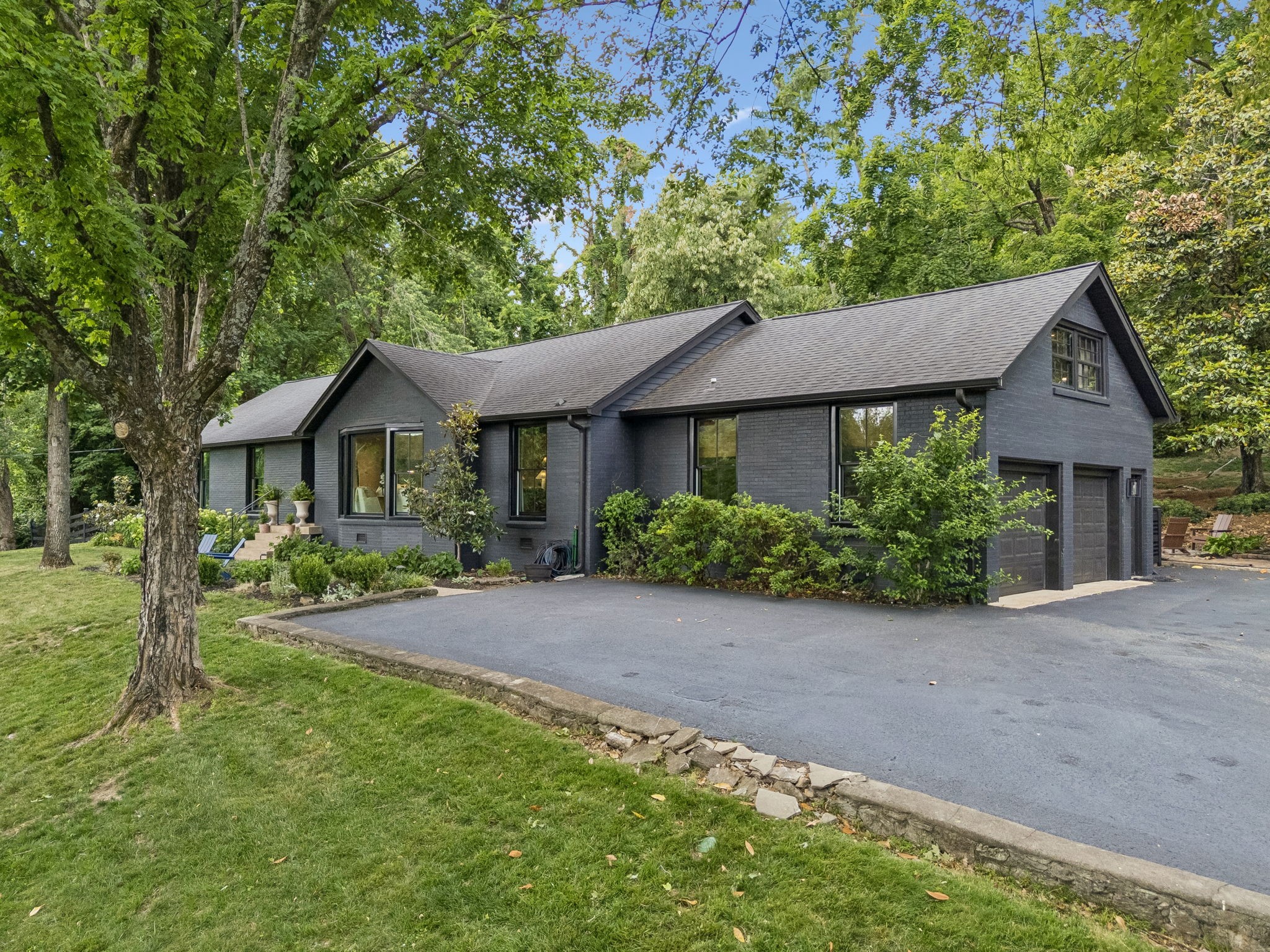 4633 Tara Dr