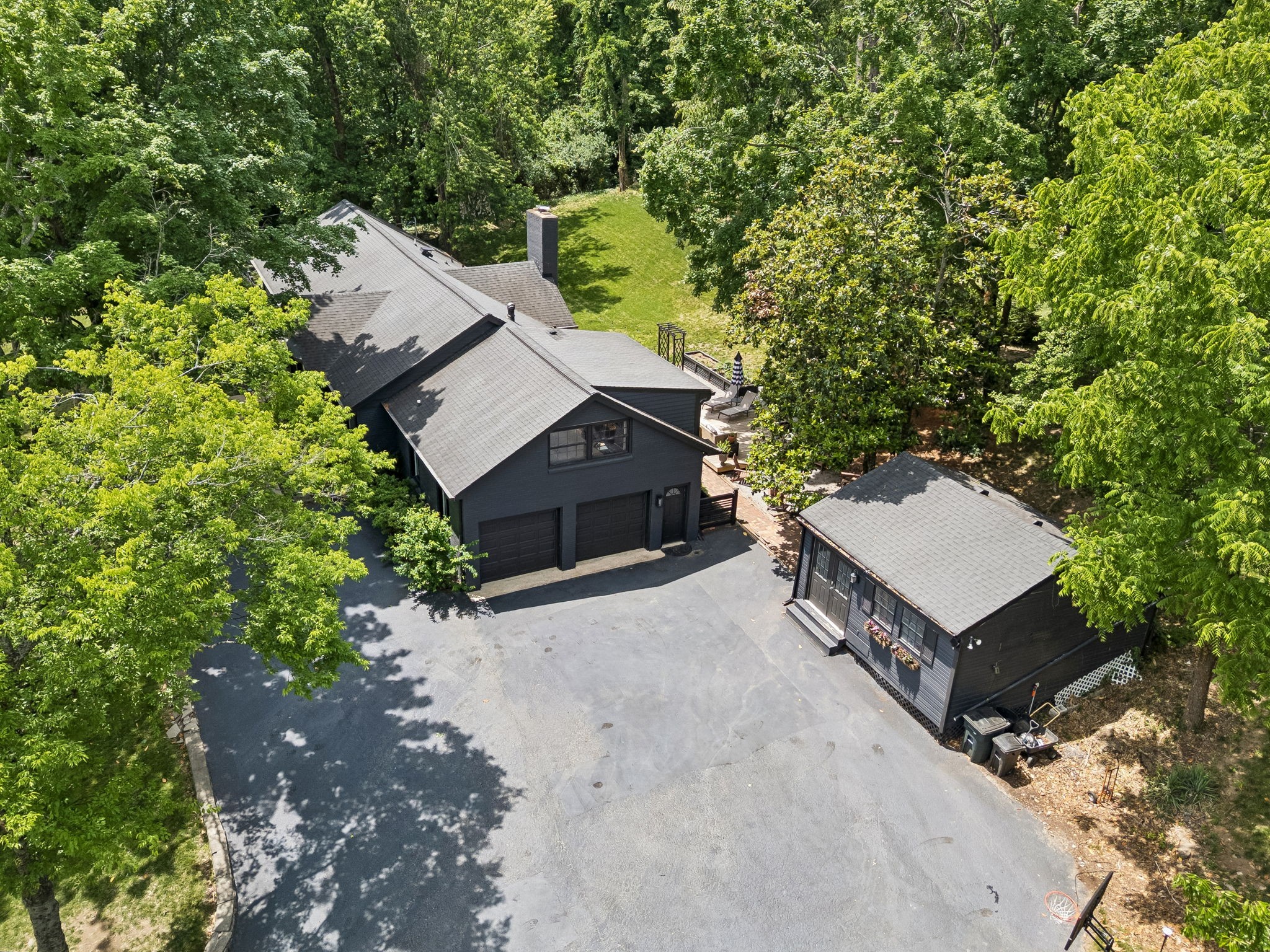 4633 Tara Dr
