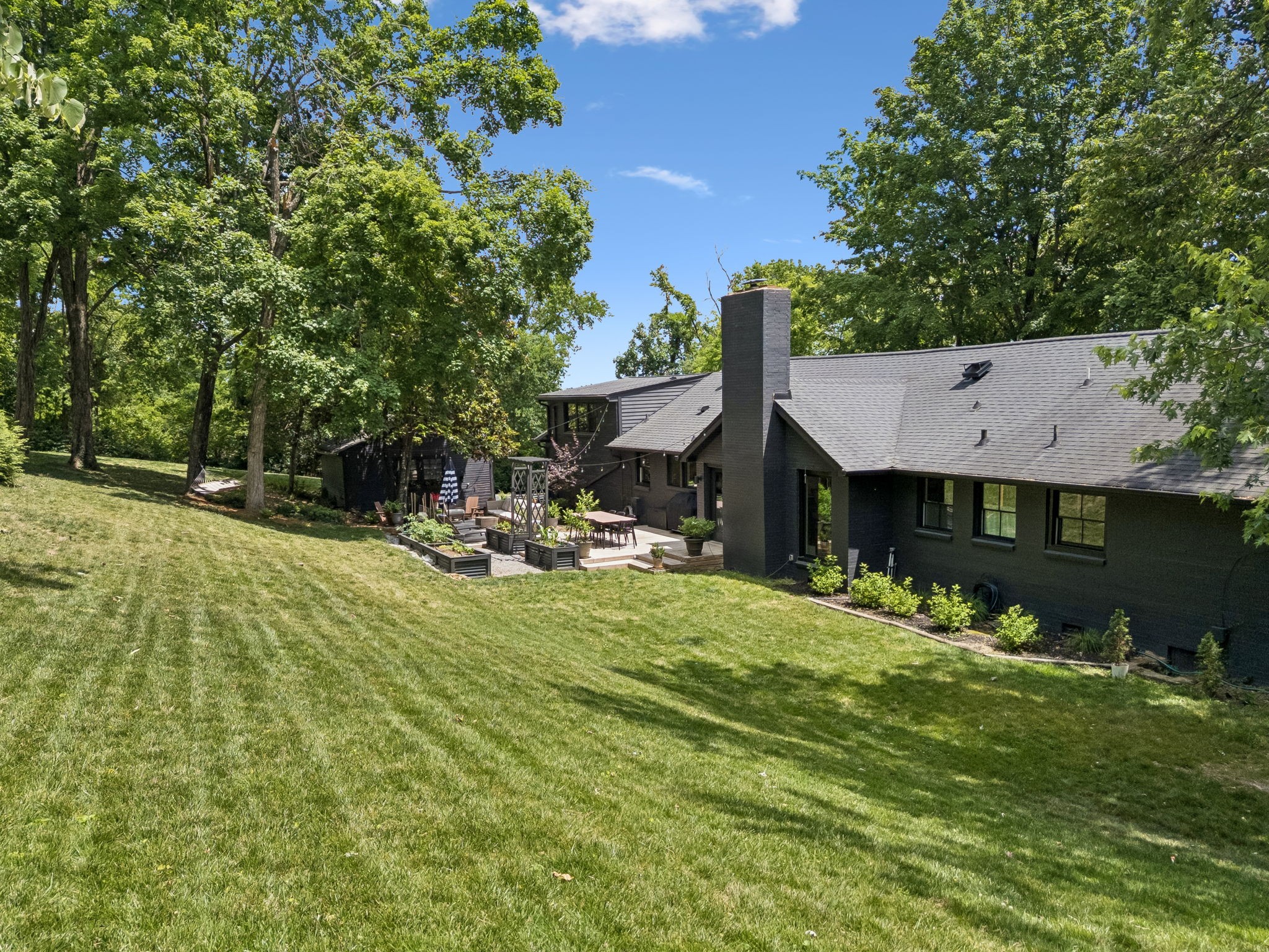4633 Tara Dr