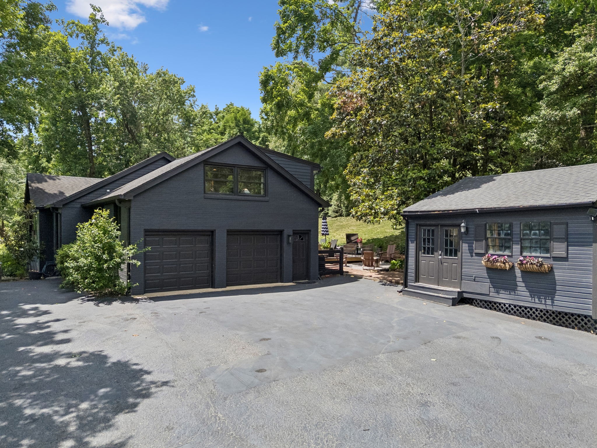 4633 Tara Dr