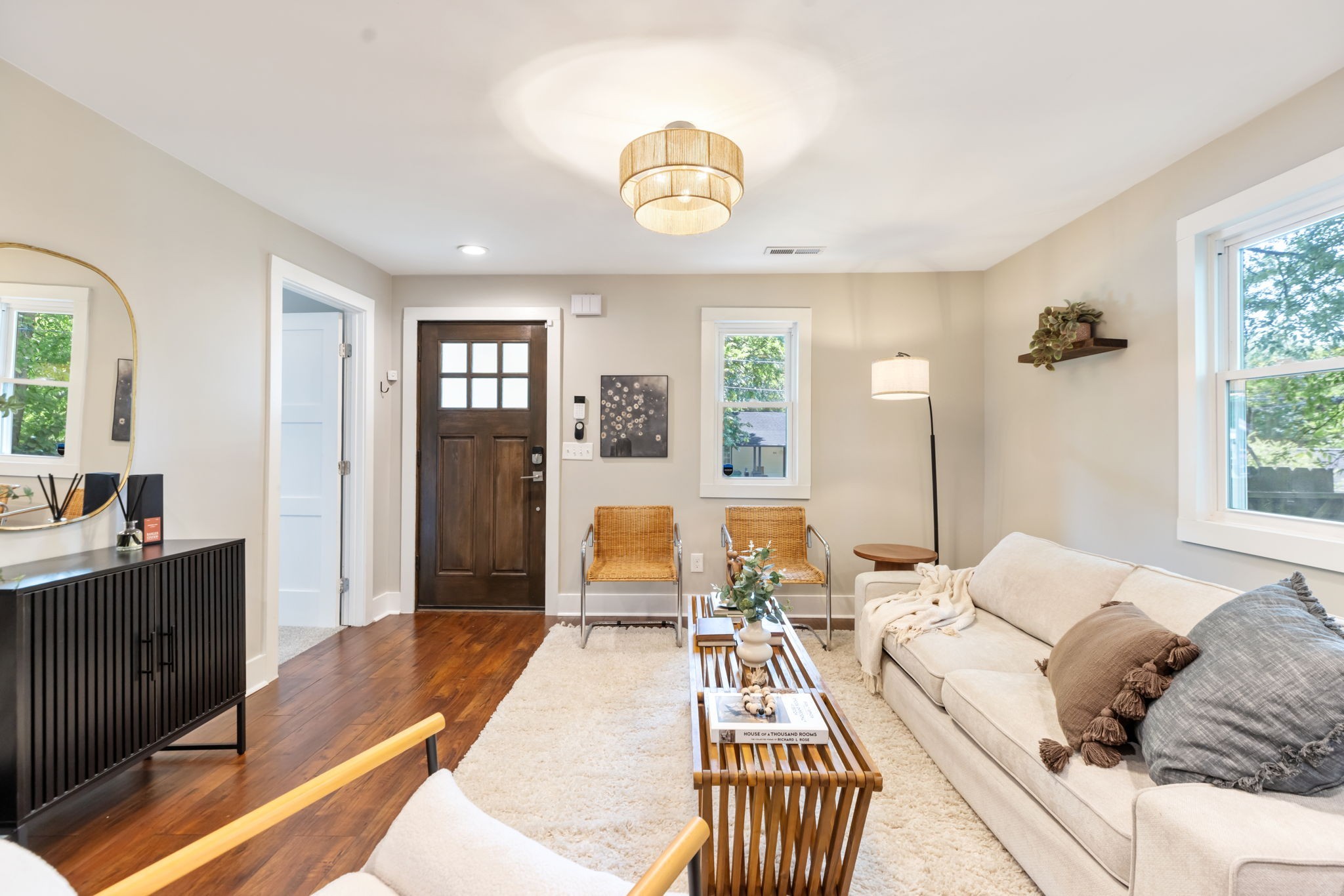 877 Carter St