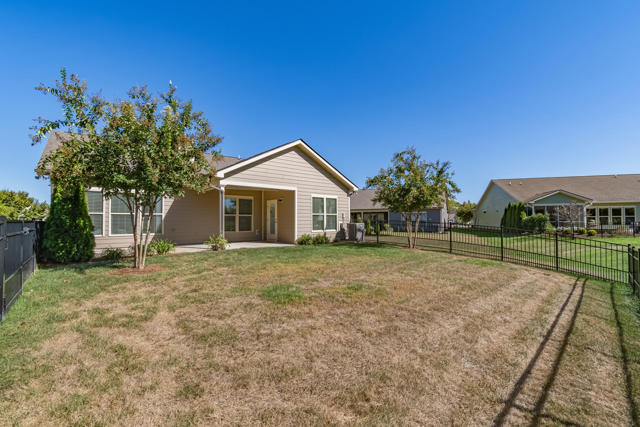 2207 Henderson Dr