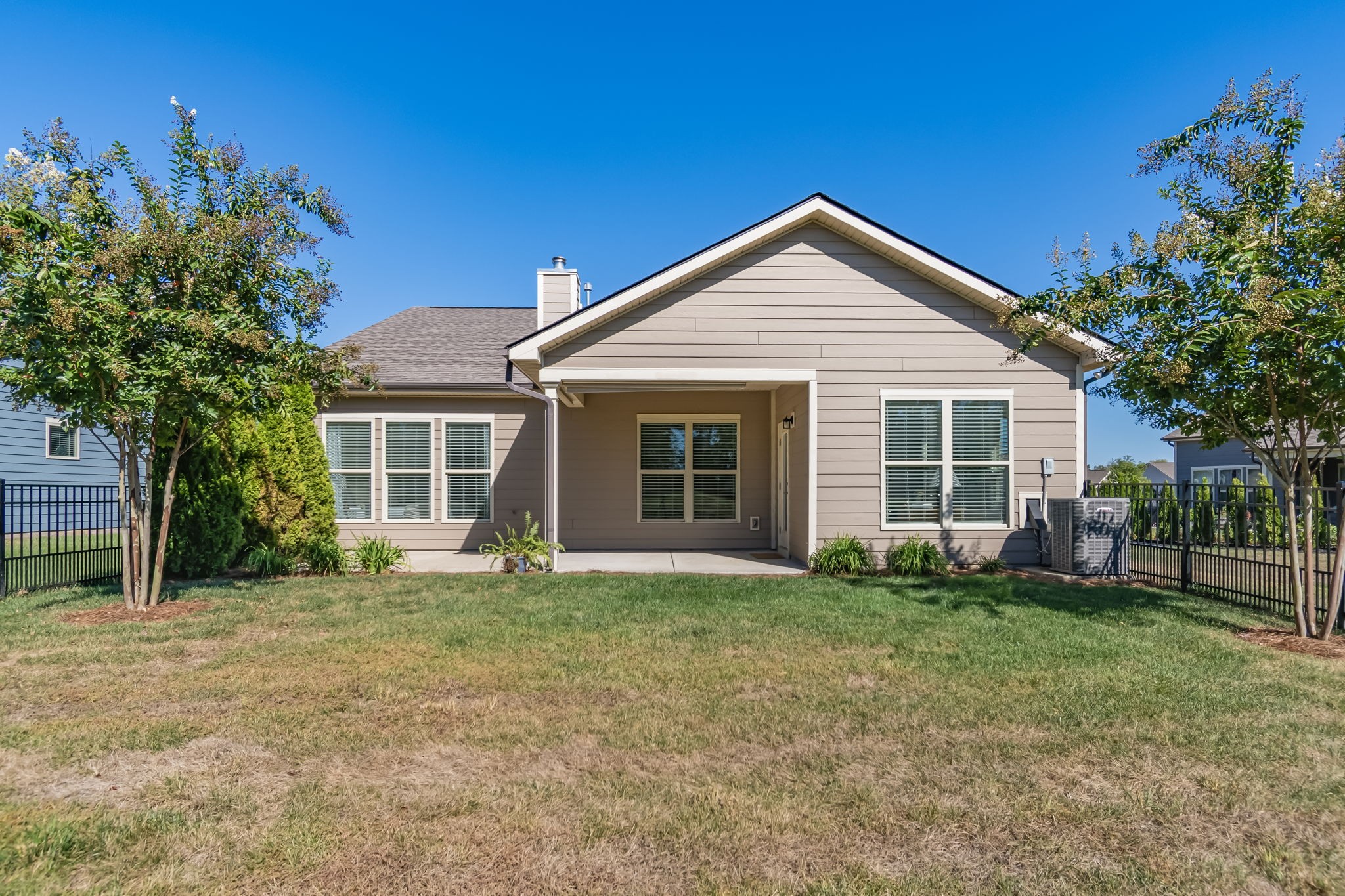 2207 Henderson Dr