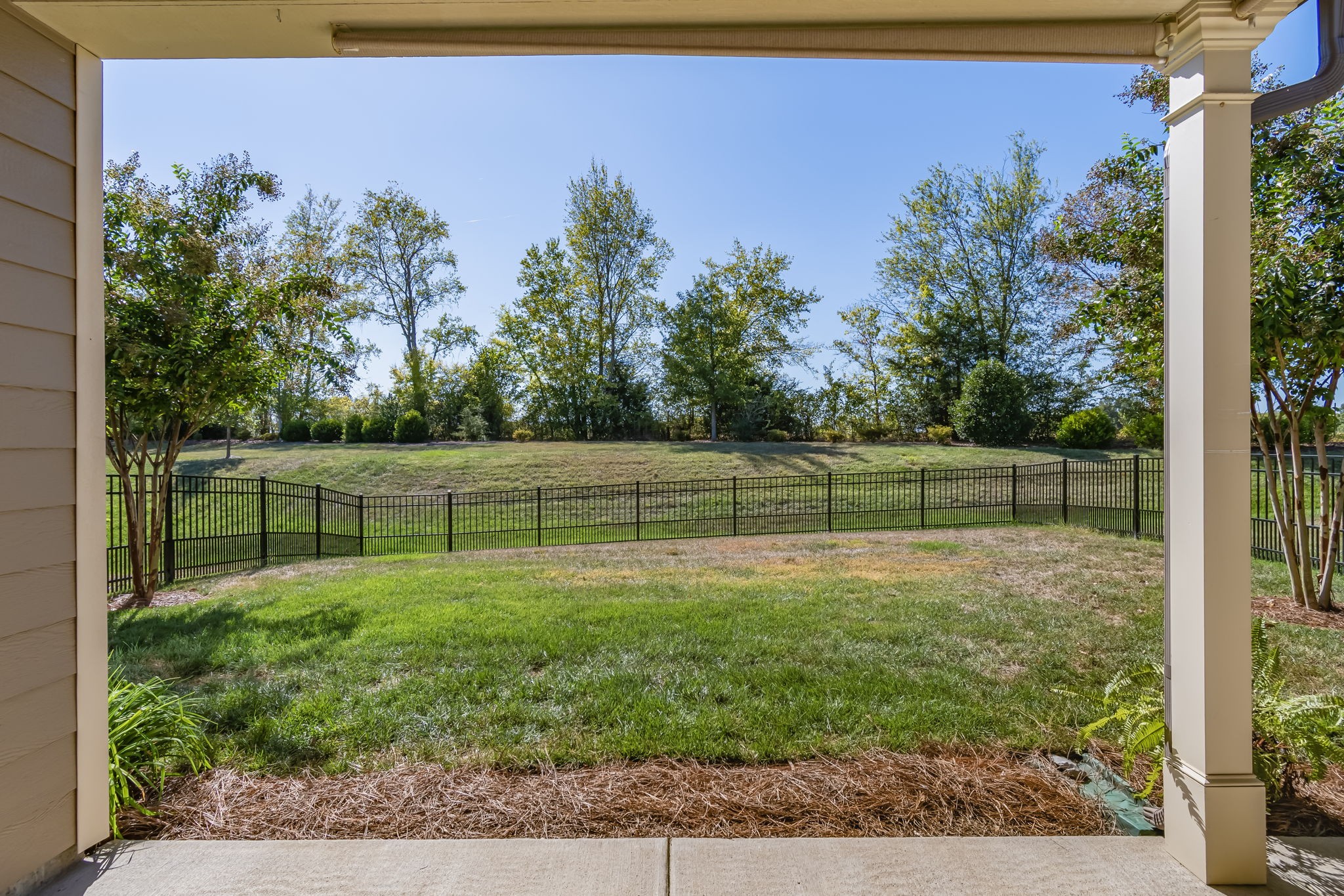 2207 Henderson Dr