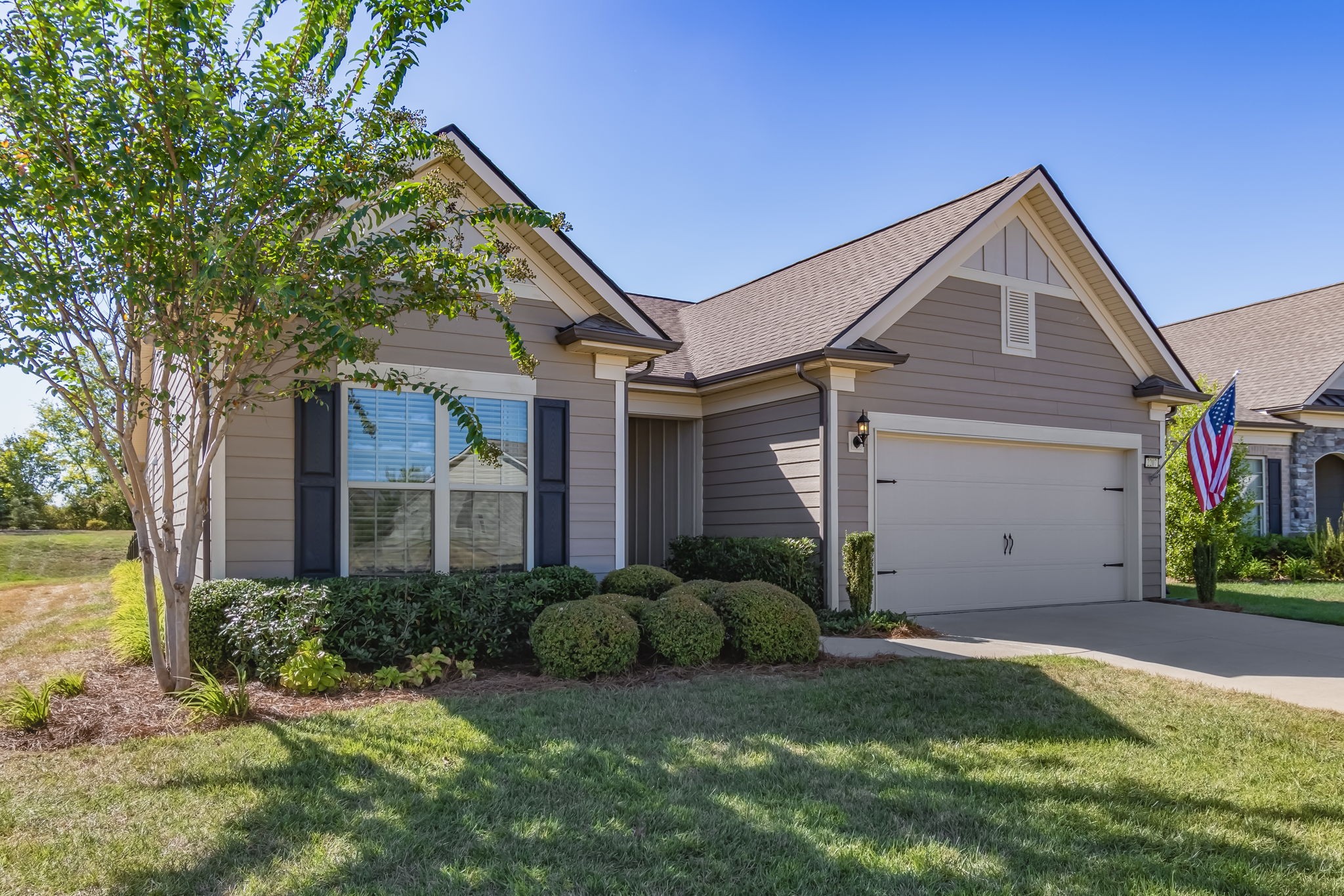 2207 Henderson Dr
