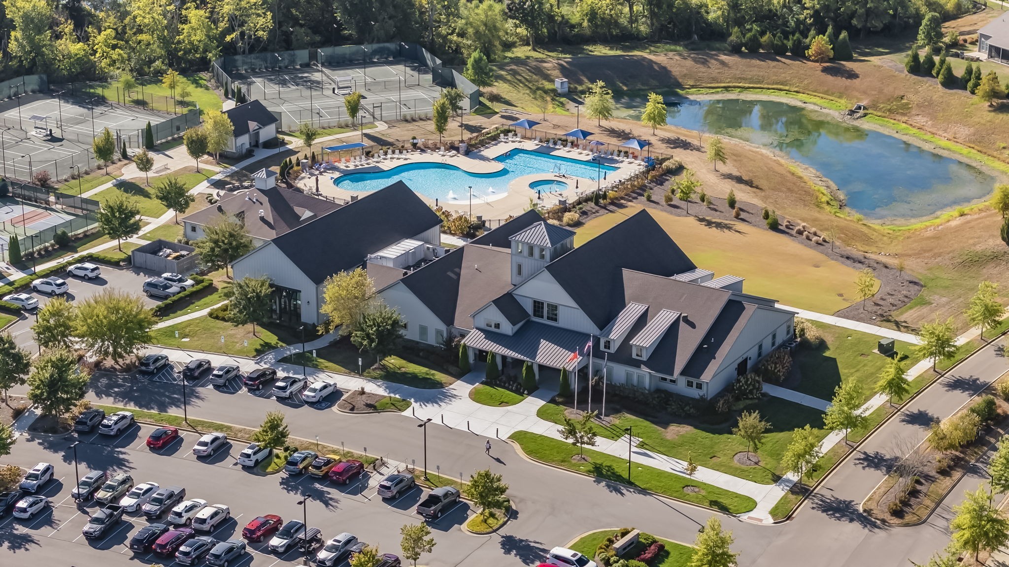2207 Henderson Dr