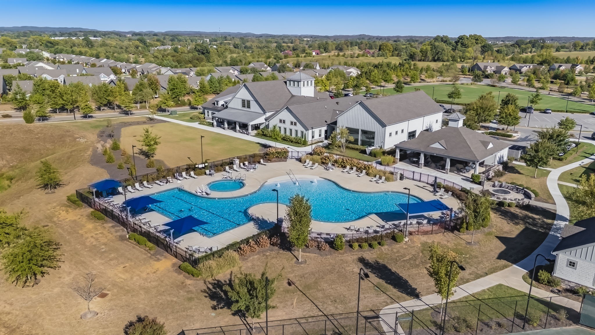 2207 Henderson Dr
