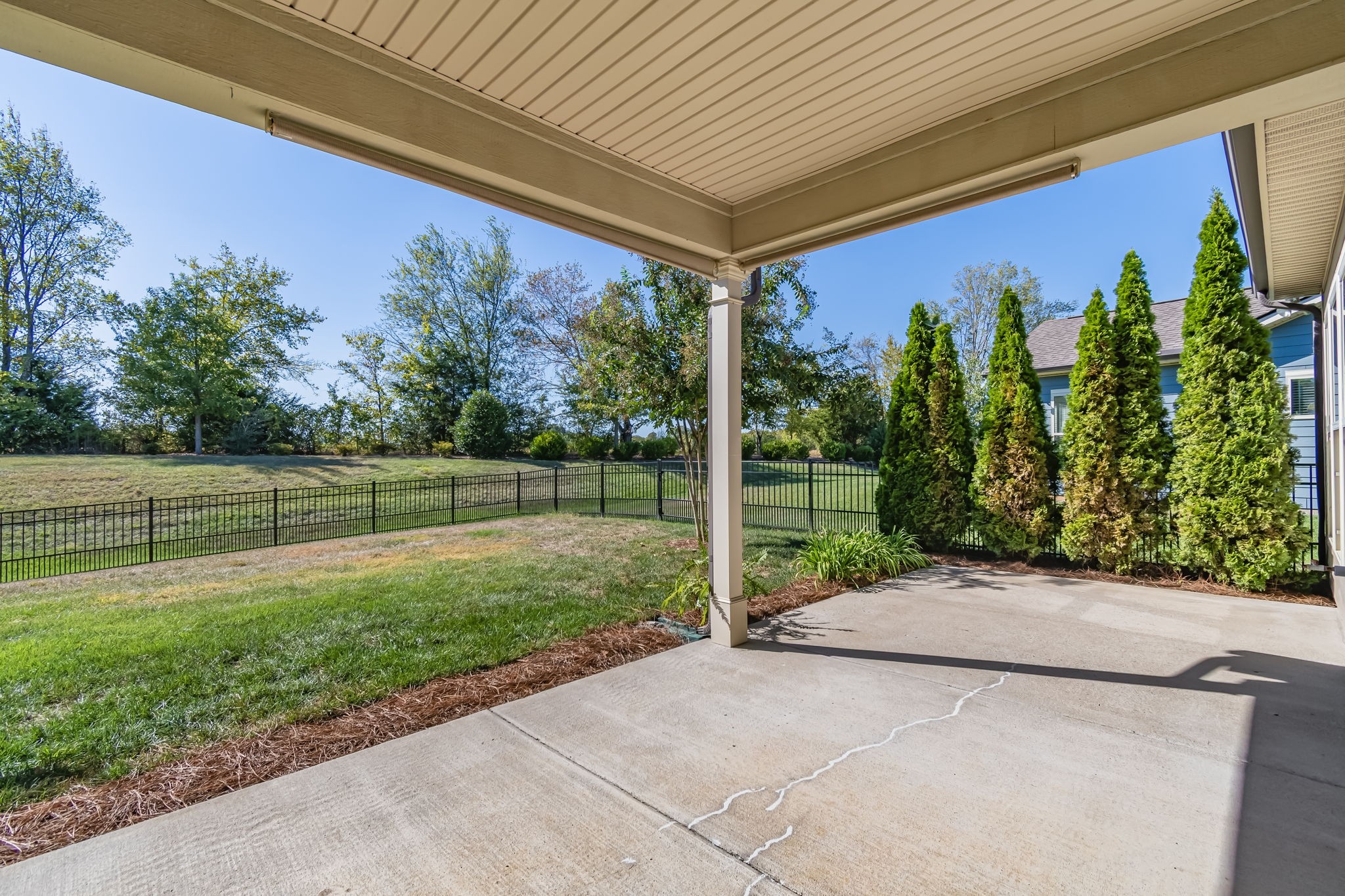 2207 Henderson Dr