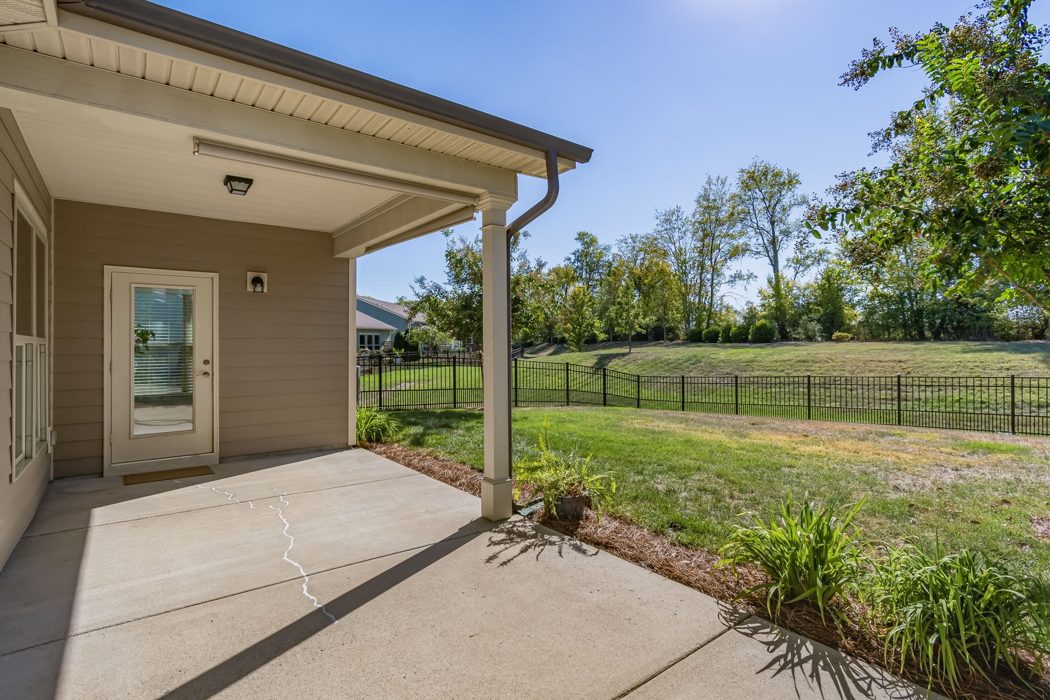 2207 Henderson Dr