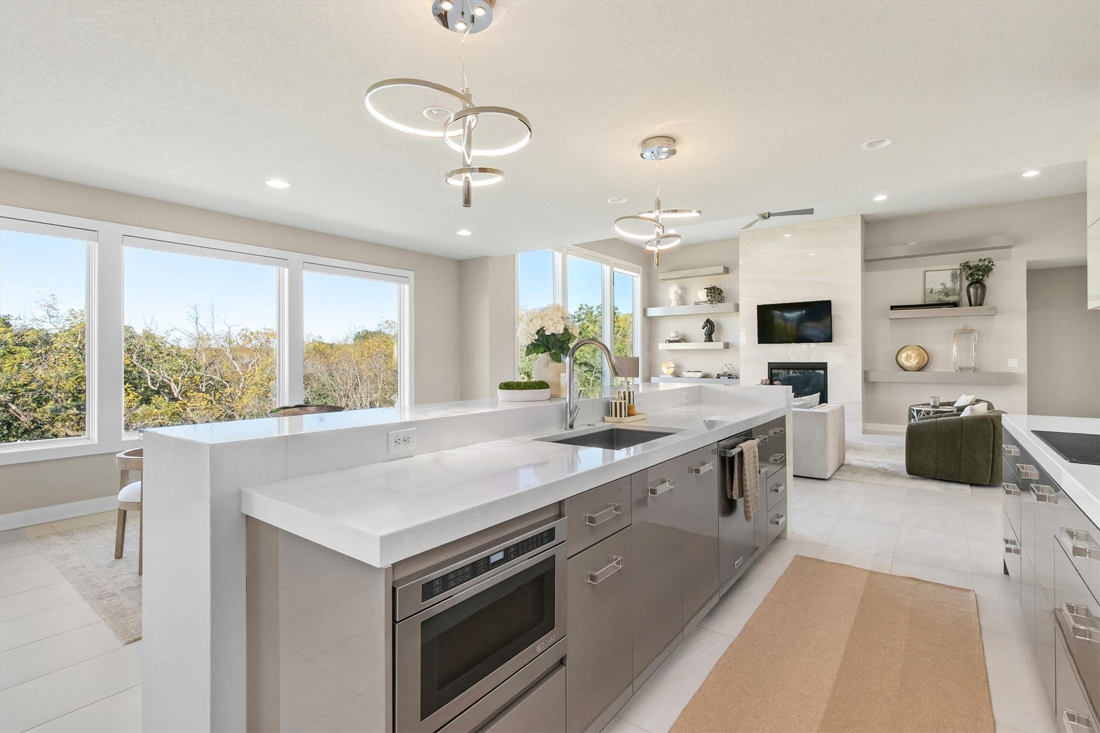605 S Tiburon Cove
