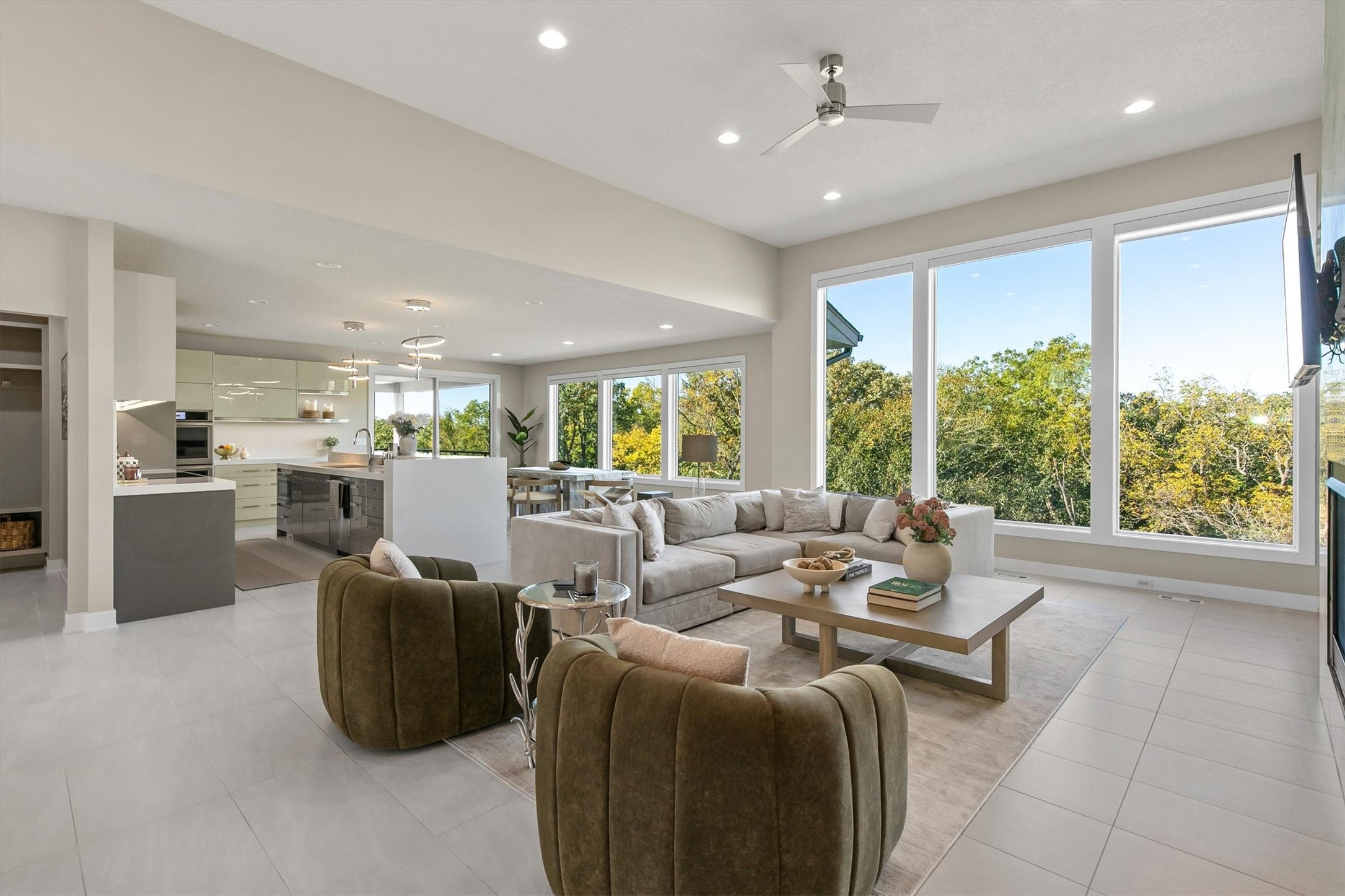 605 S Tiburon Cove
