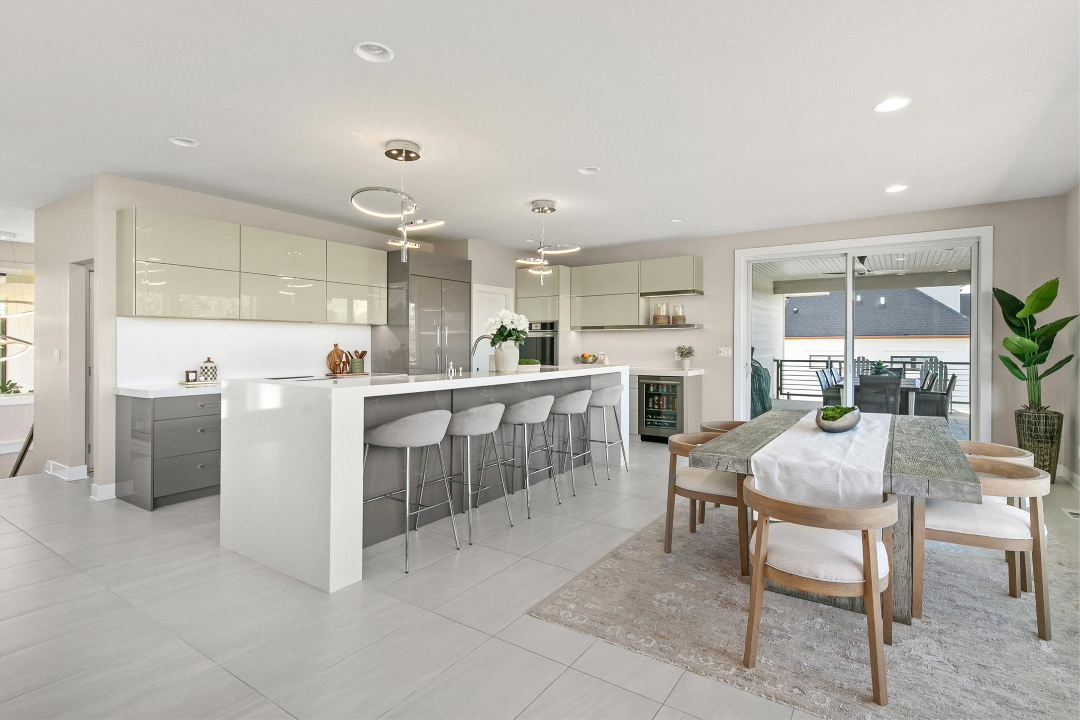 605 S Tiburon Cove